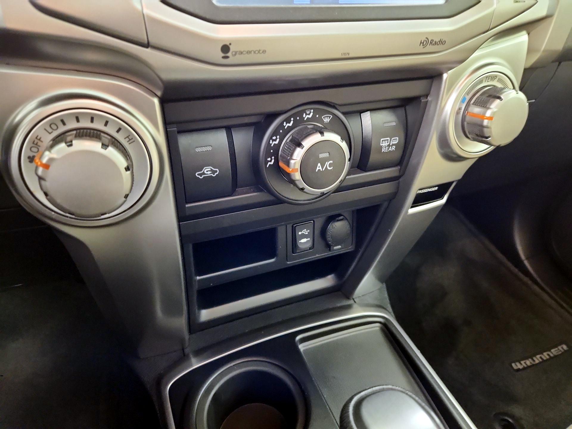 Thumbnail: 2014 Toyota 4Runner - 17