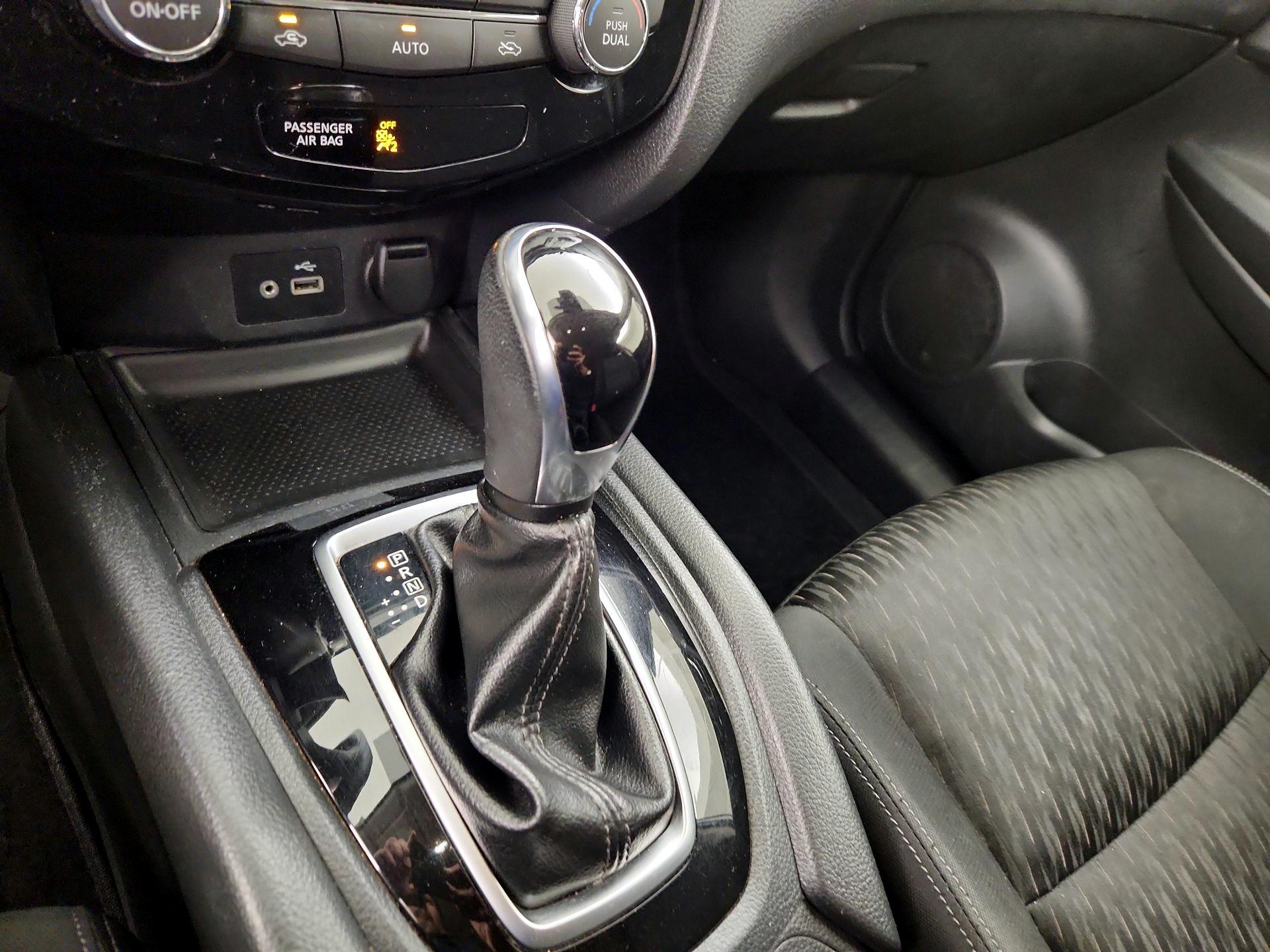 Thumbnail: 2020 Nissan Rogue - 17