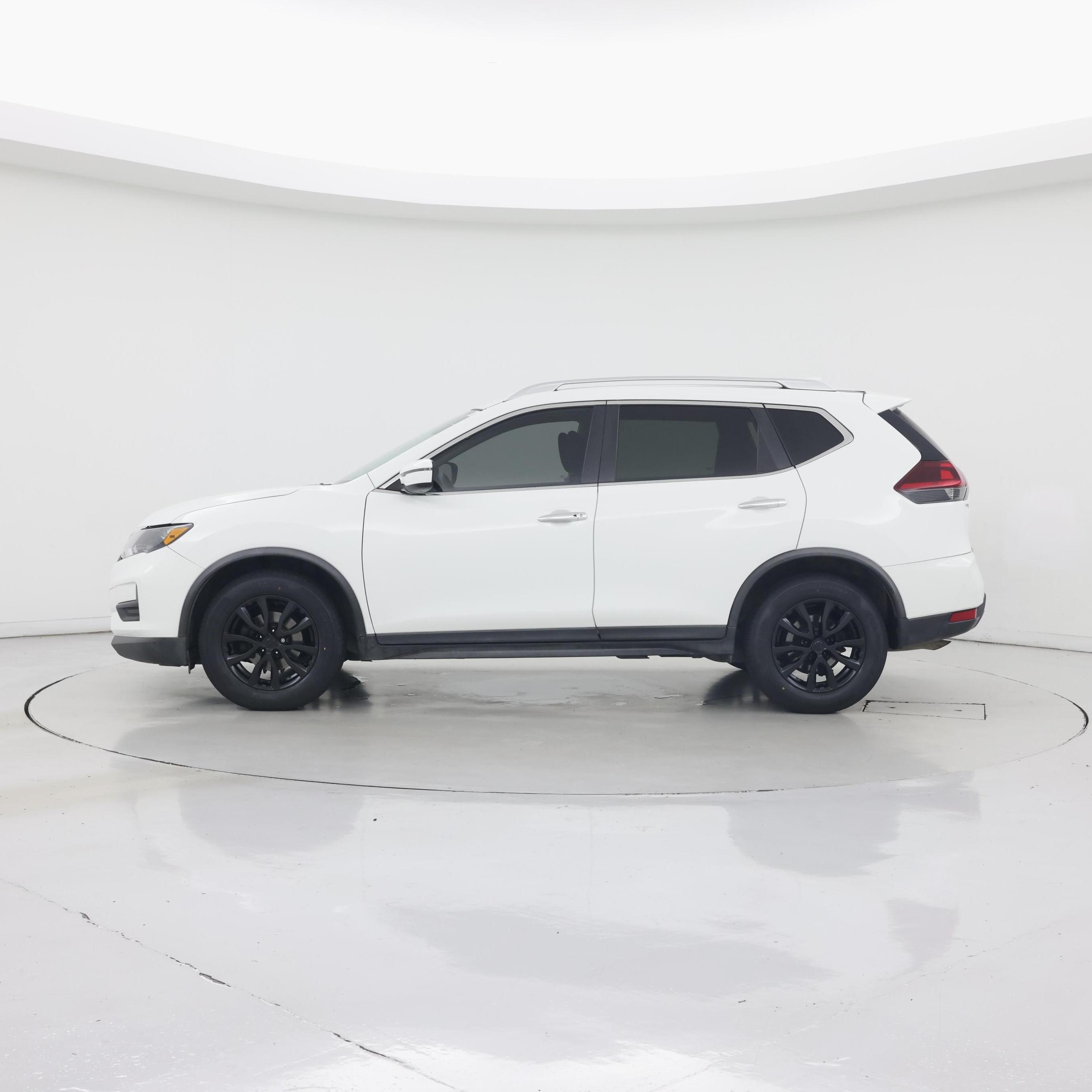 Thumbnail: 2020 Nissan Rogue - 3
