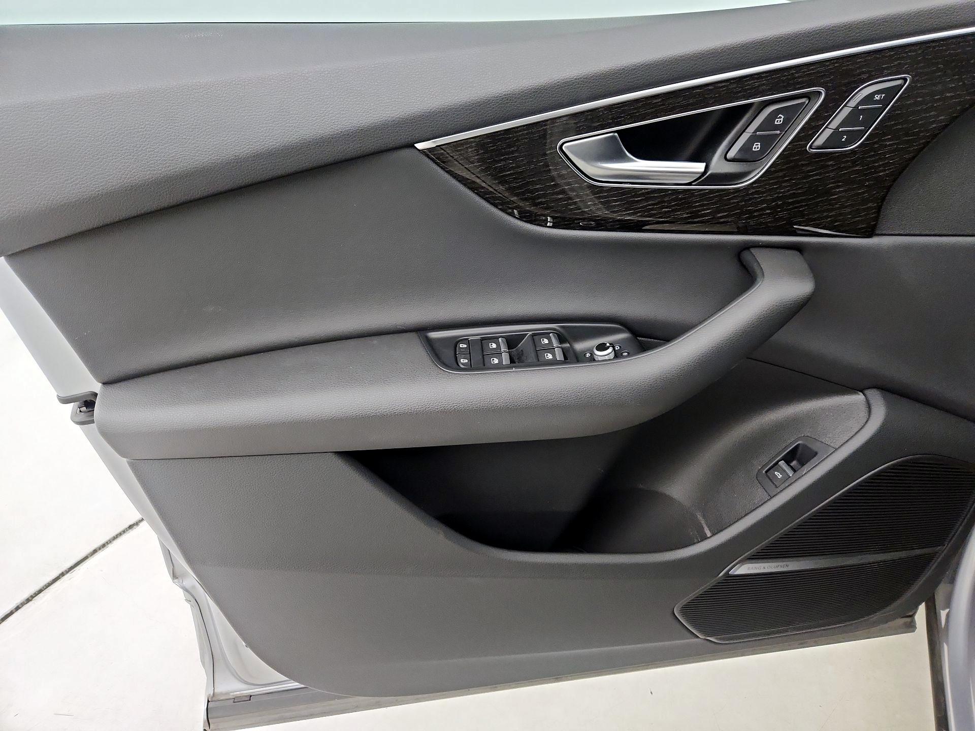 Thumbnail: 2022 Audi Q7 - 12