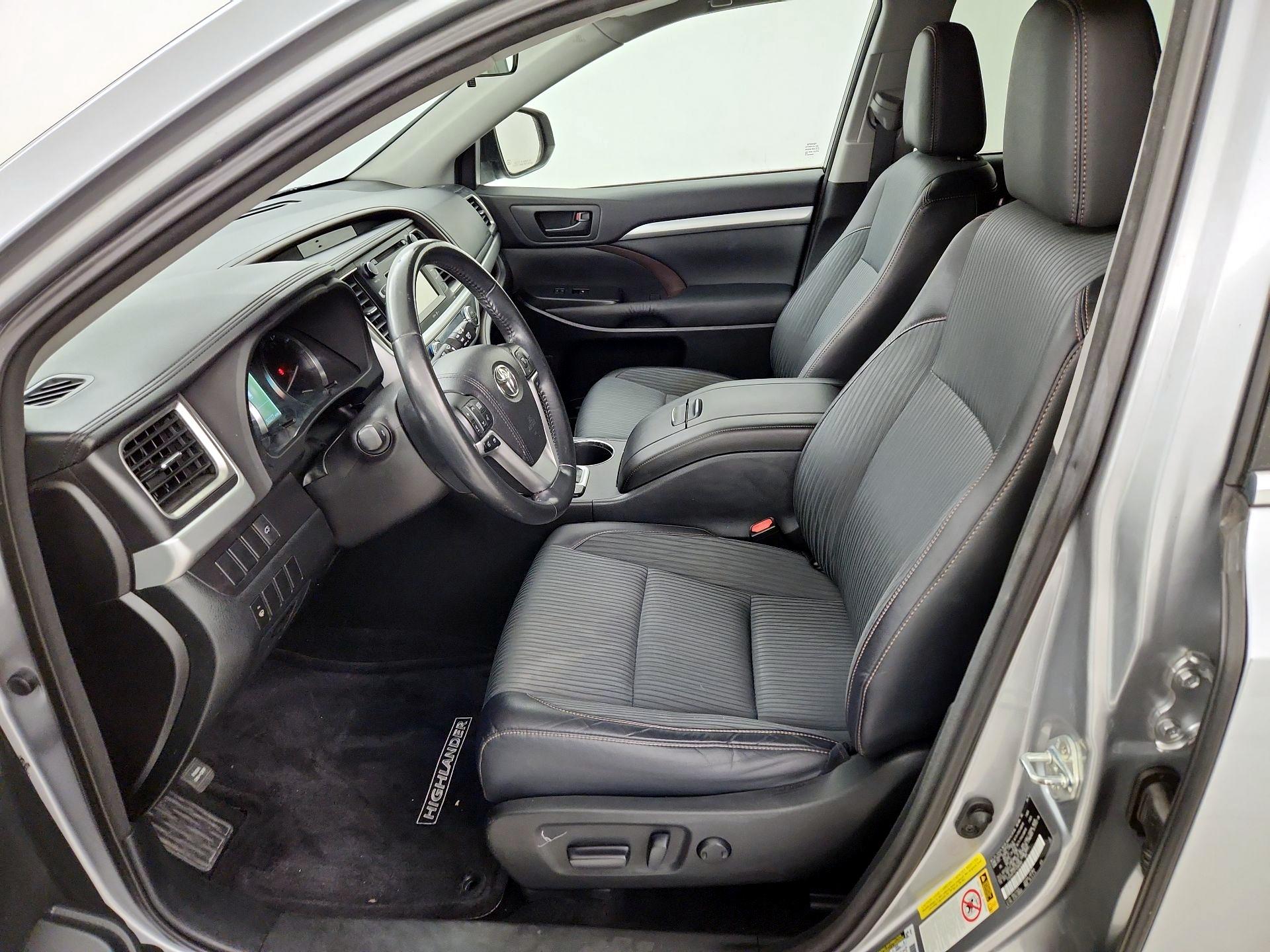 Thumbnail: 2015 Toyota Highlander - 11