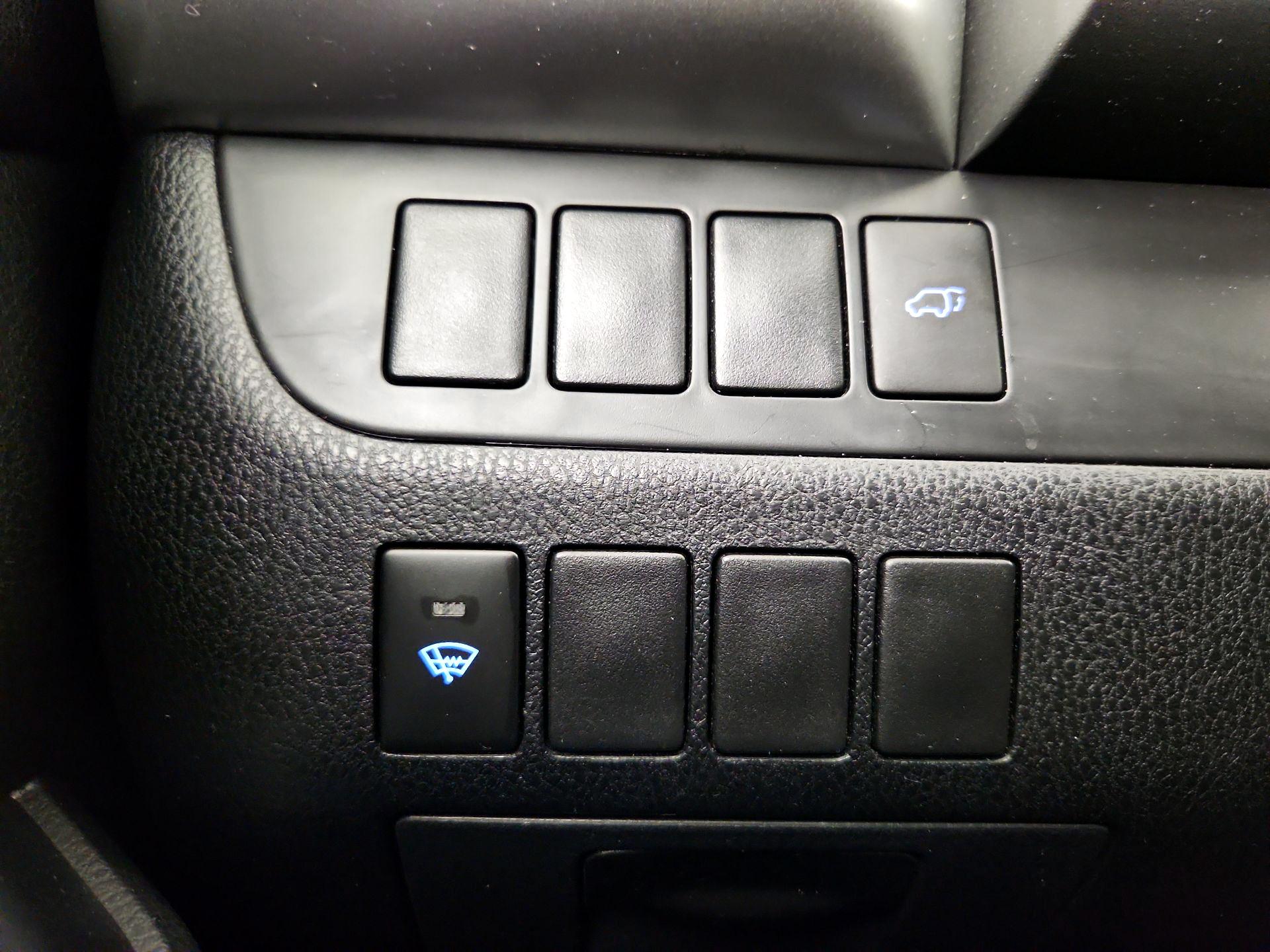 Thumbnail: 2015 Toyota Highlander - 13