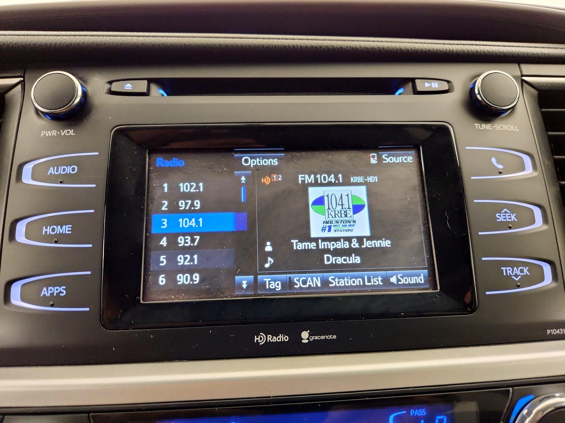 Thumbnail: 2015 Toyota Highlander - 15