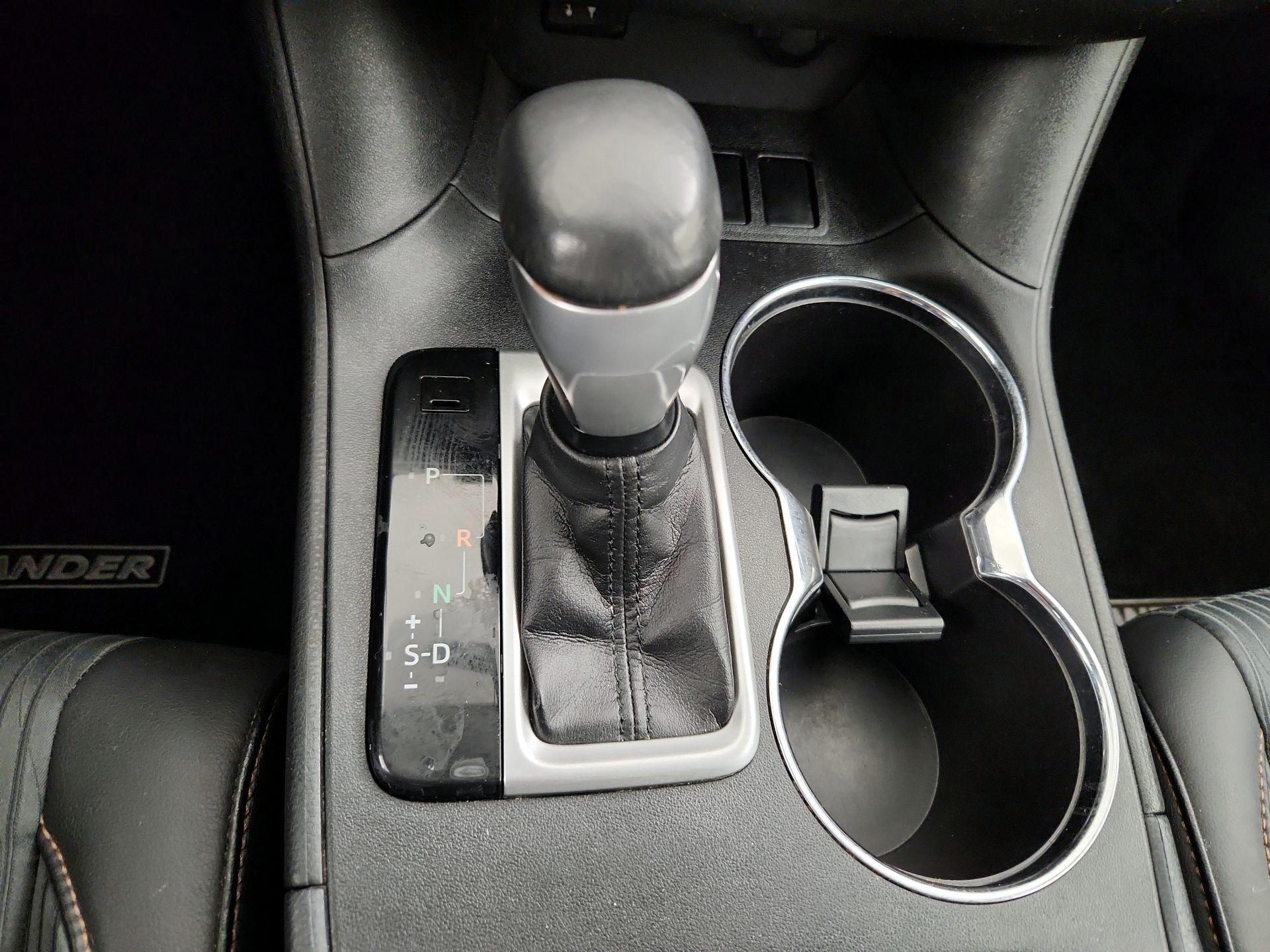 Thumbnail: 2015 Toyota Highlander - 17