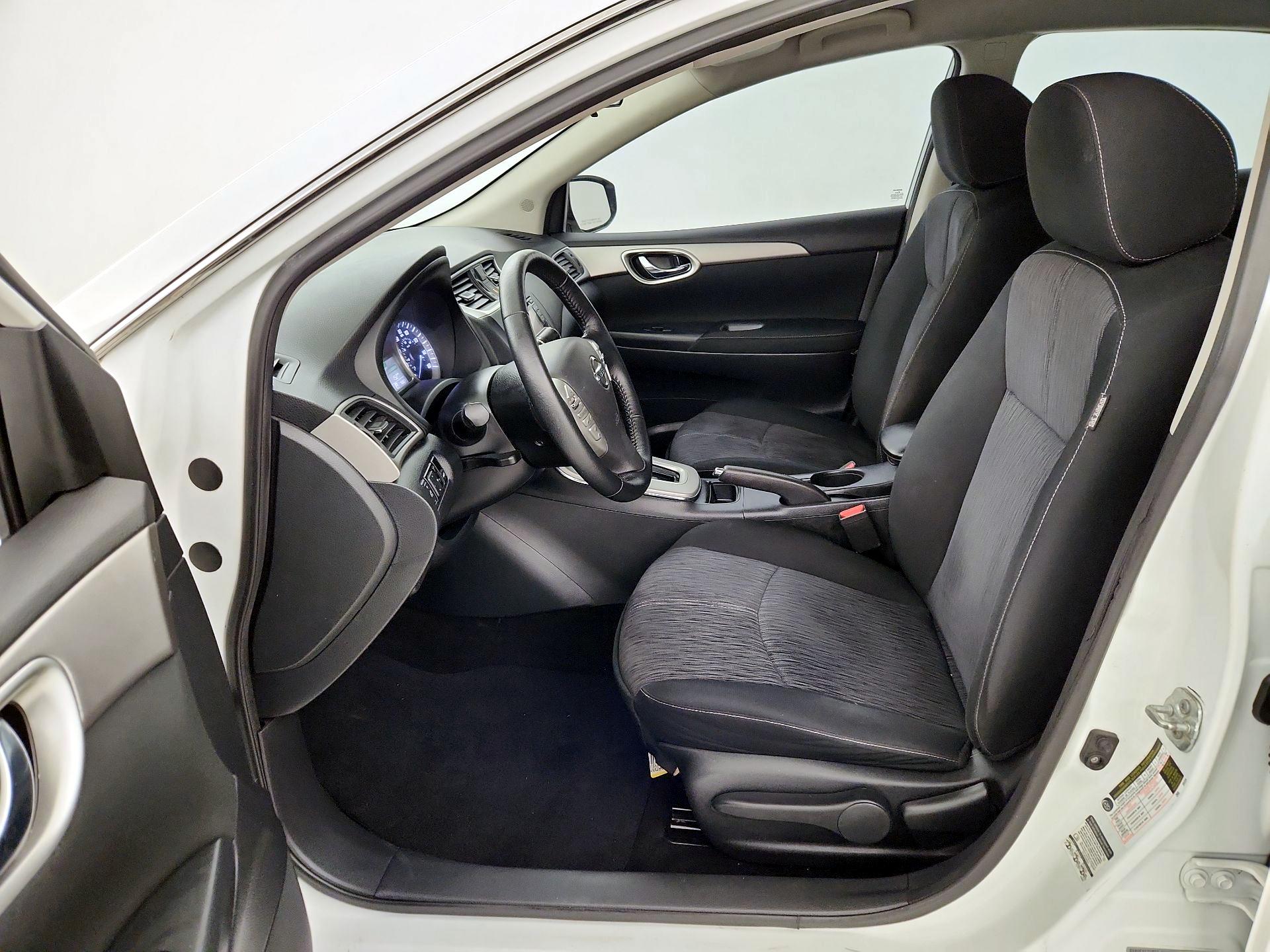Thumbnail: 2015 Nissan Sentra - 11