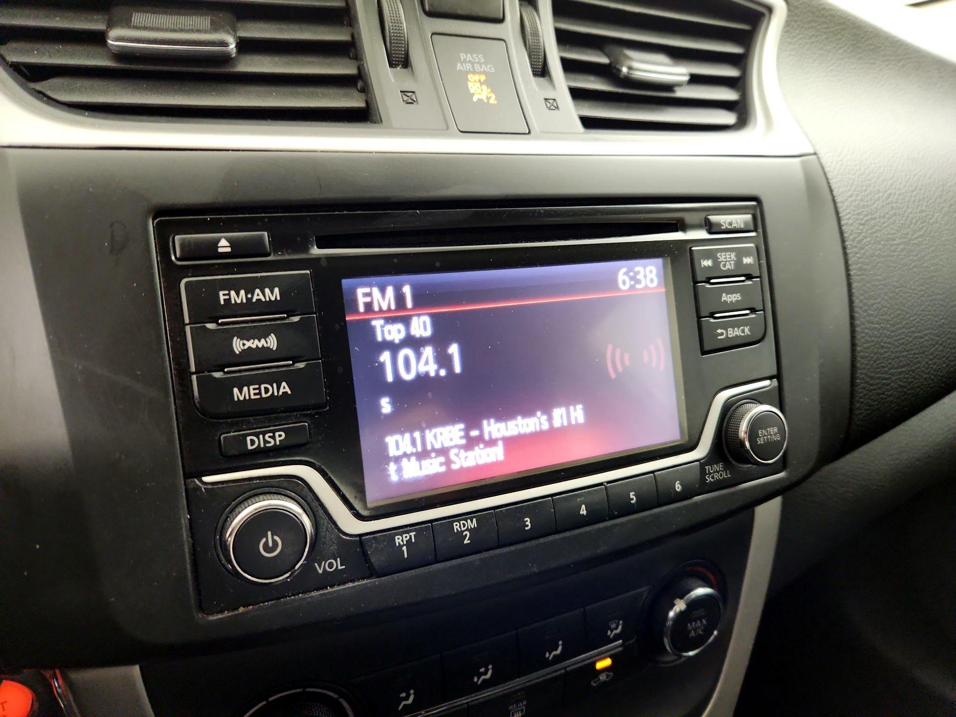 Thumbnail: 2015 Nissan Sentra - 15