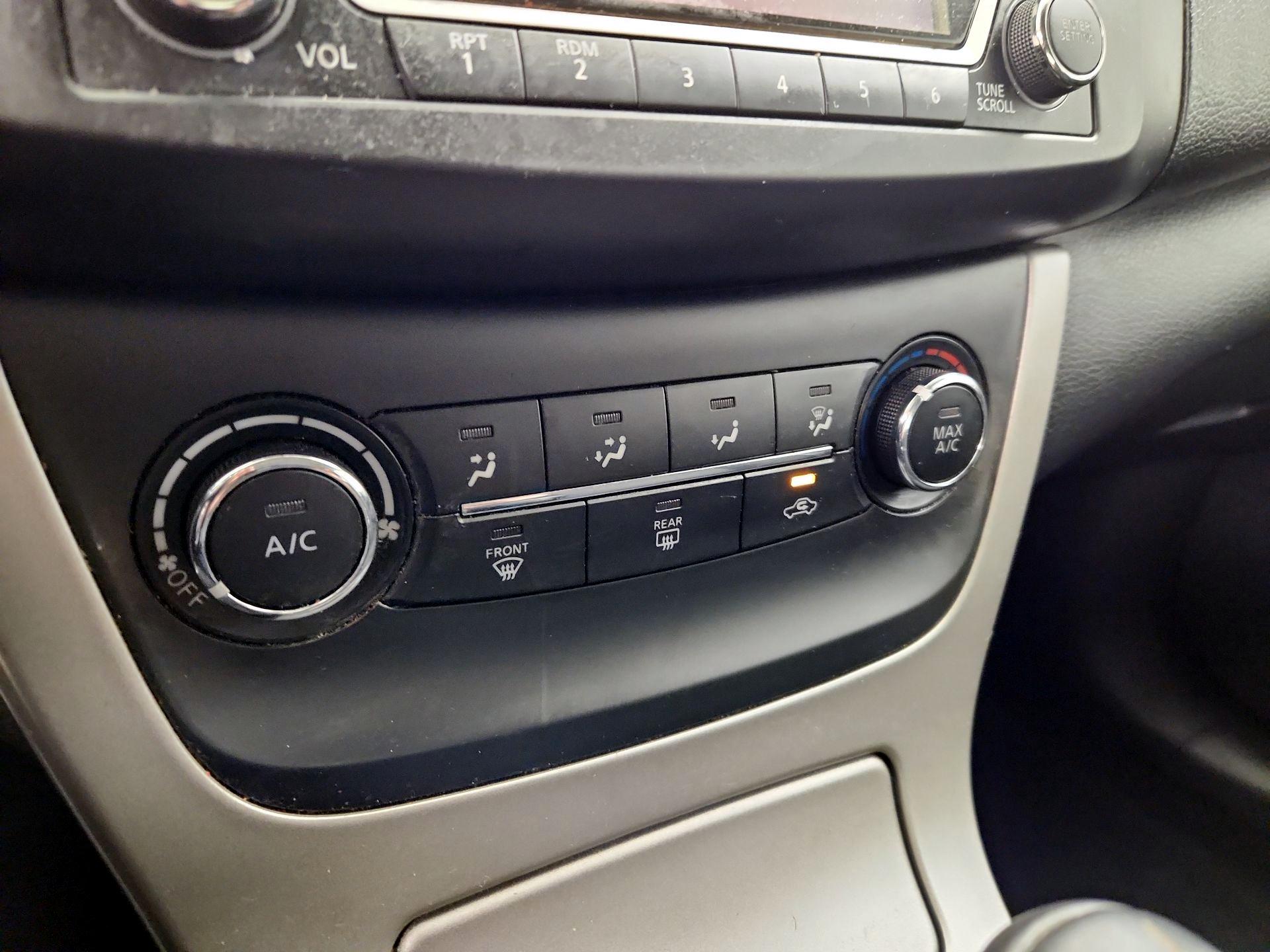 Thumbnail: 2015 Nissan Sentra - 16