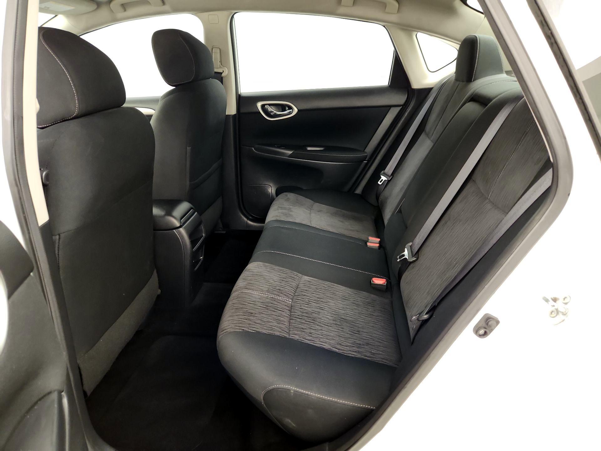 Thumbnail: 2015 Nissan Sentra - 19