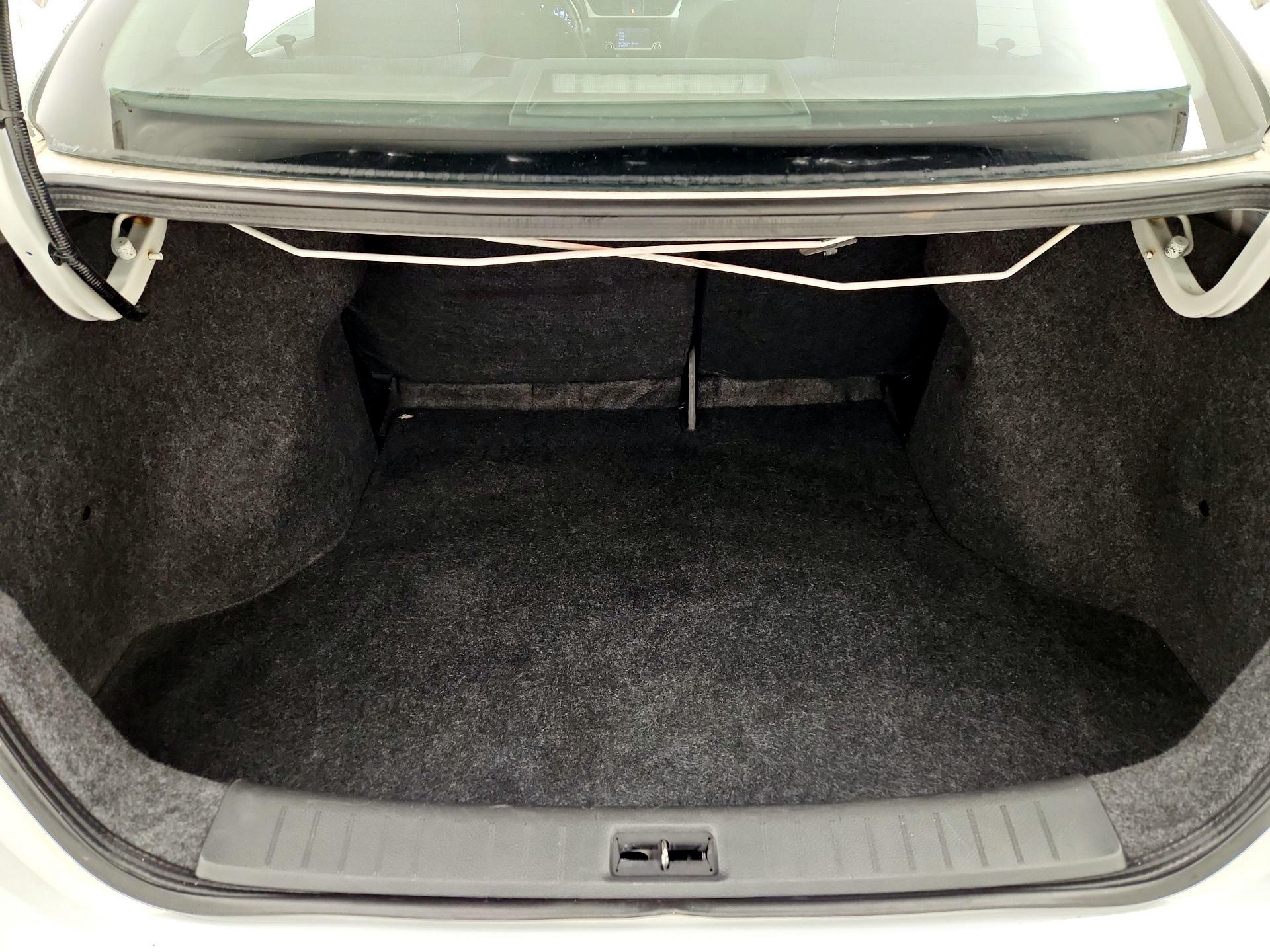 Thumbnail: 2015 Nissan Sentra - 20