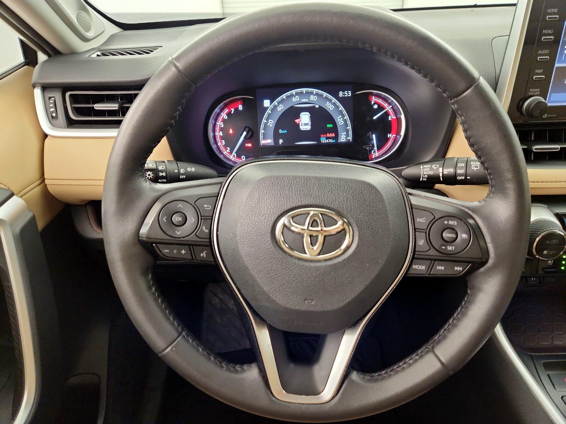 Thumbnail: 2021 Toyota RAV4 - 10