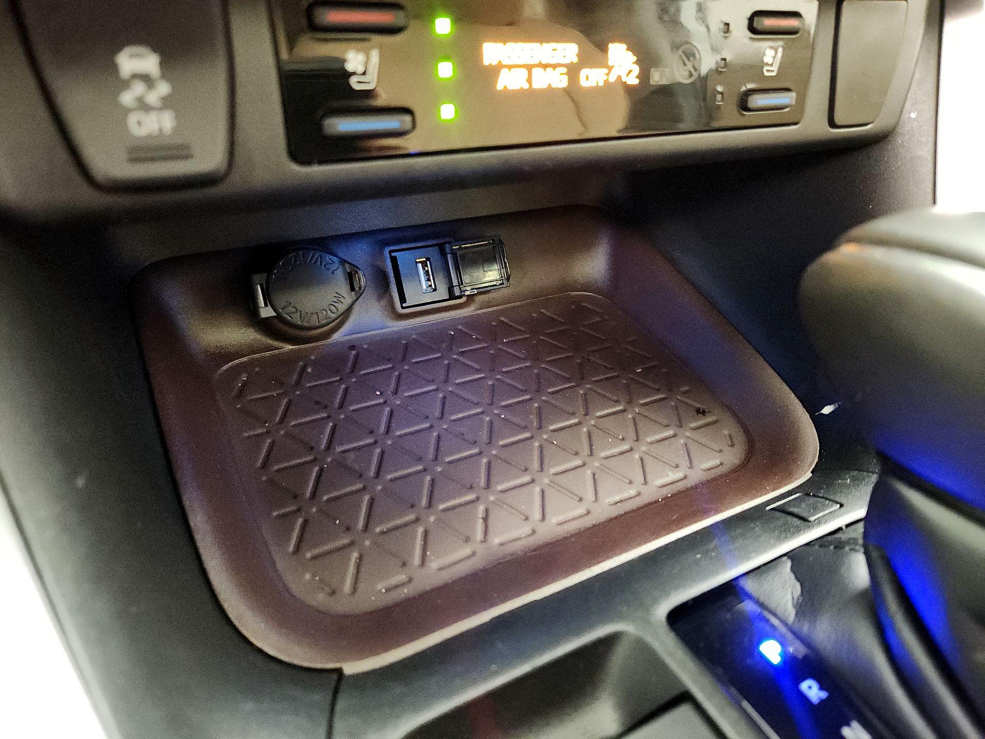 Thumbnail: 2021 Toyota RAV4 - 19