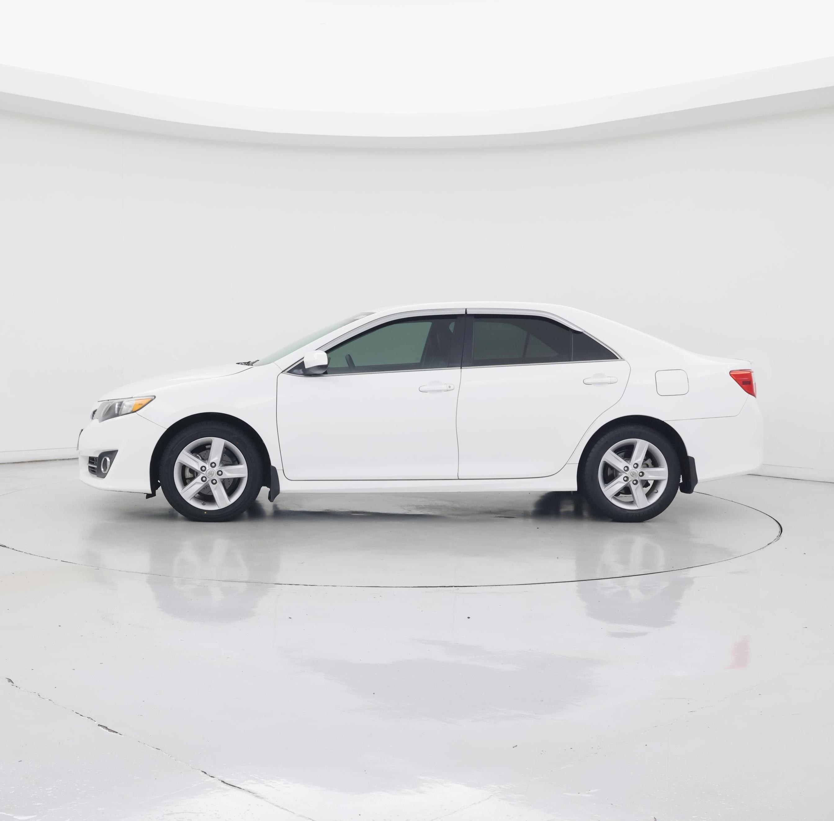 Thumbnail: 2014 Toyota Camry - 3