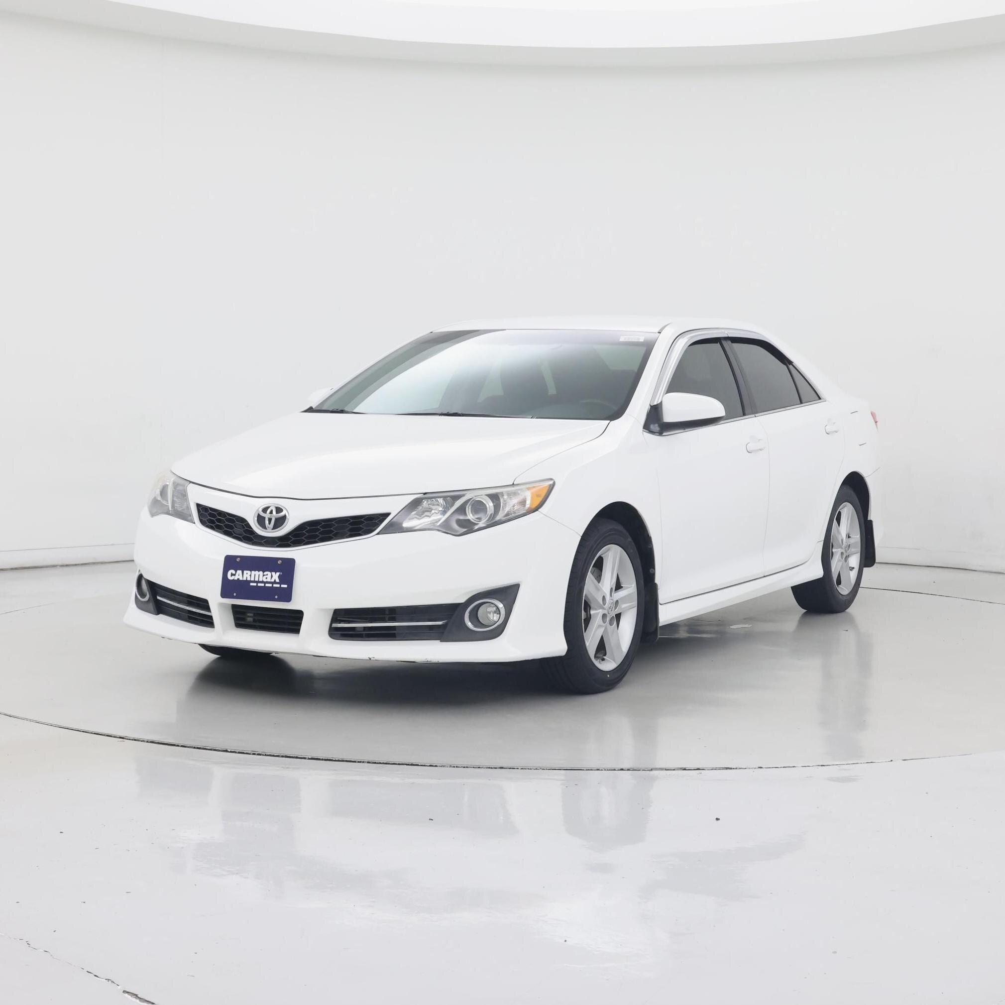 Thumbnail: 2014 Toyota Camry - 4