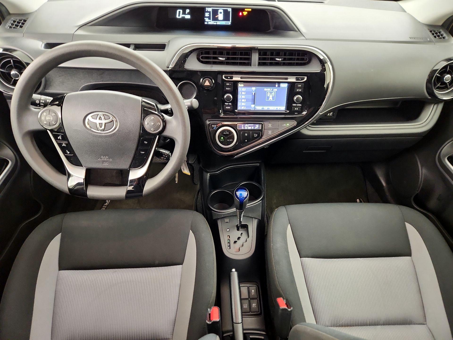 Thumbnail: 2018 Toyota Prius c - 9