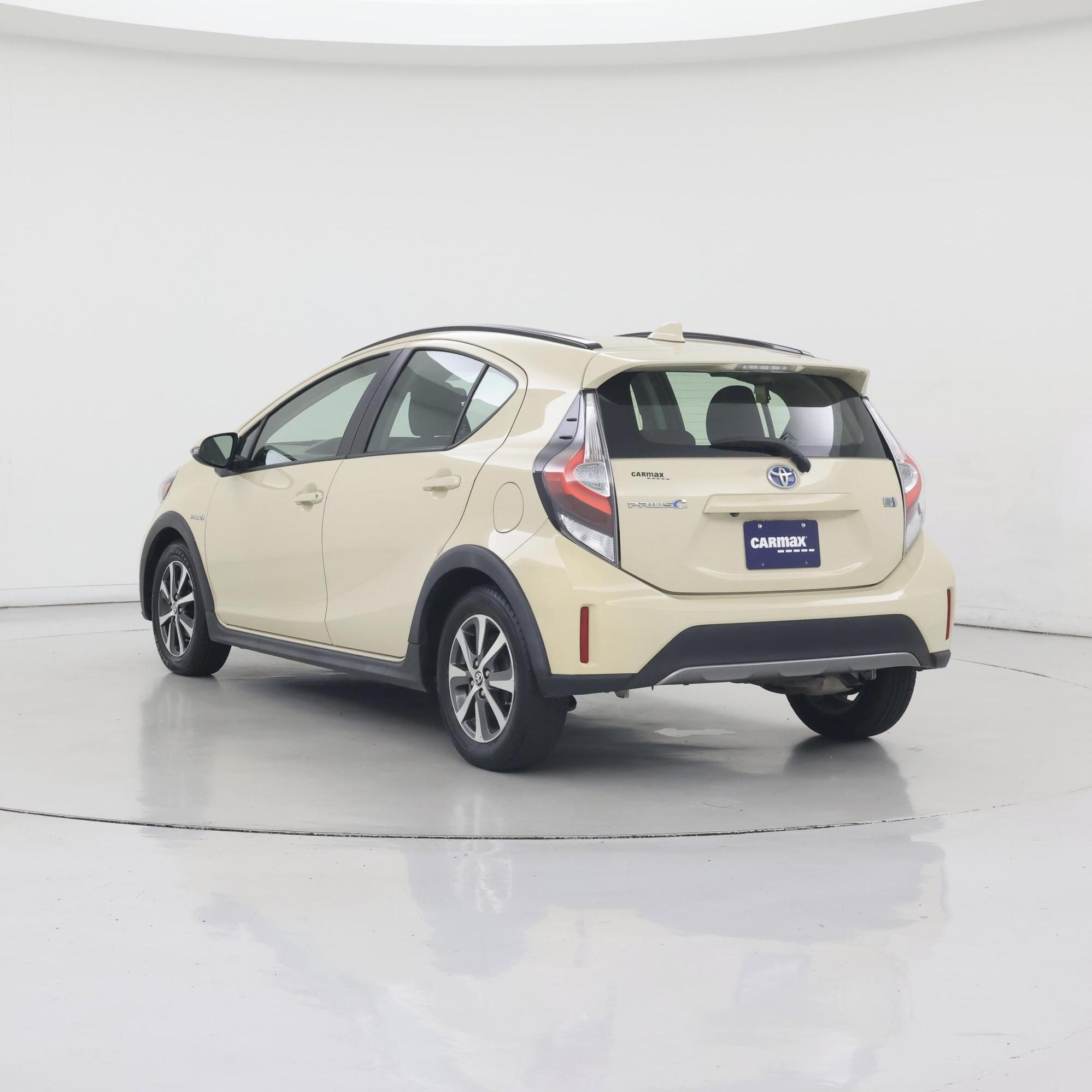 Thumbnail: 2018 Toyota Prius c - 2