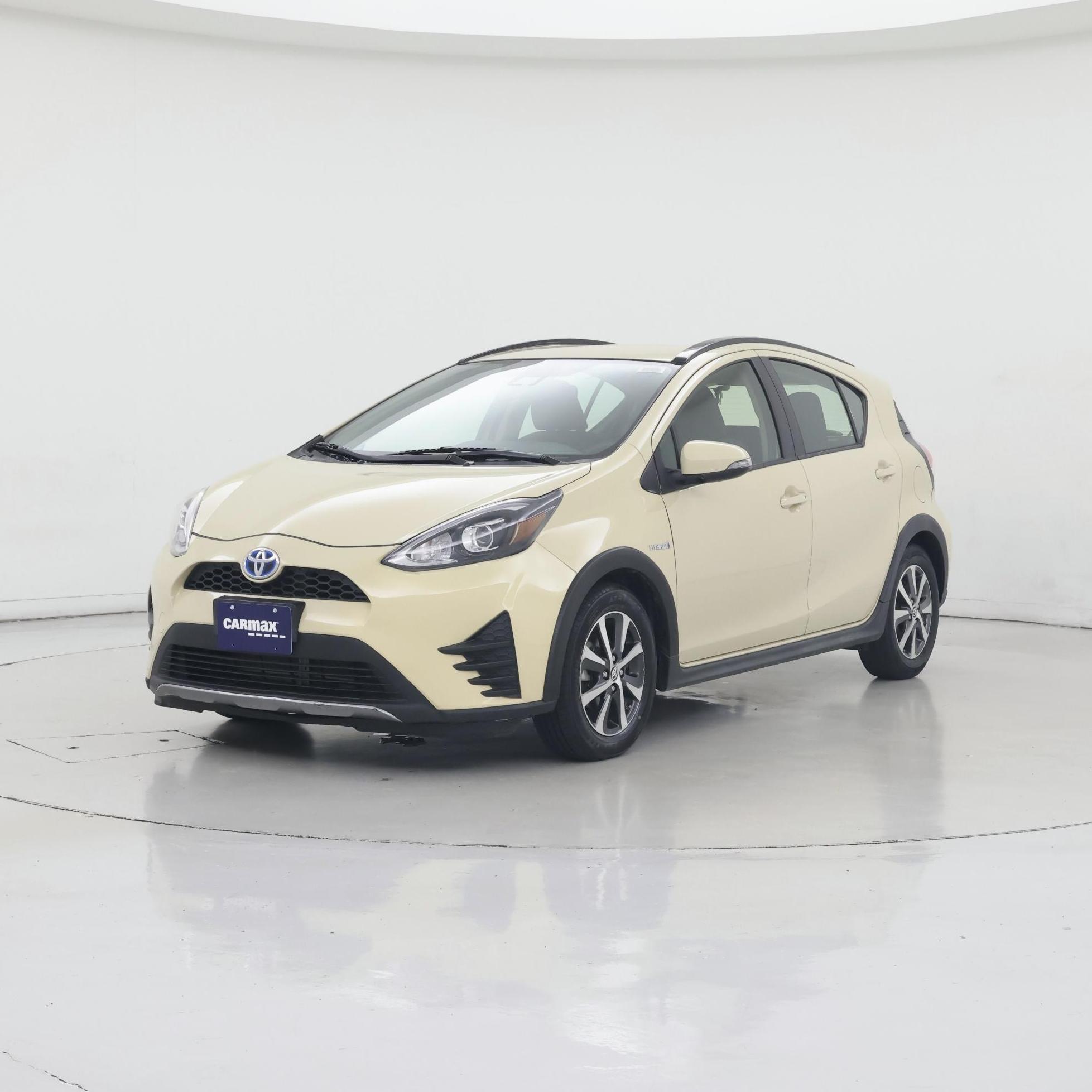 Thumbnail: 2018 Toyota Prius c - 4