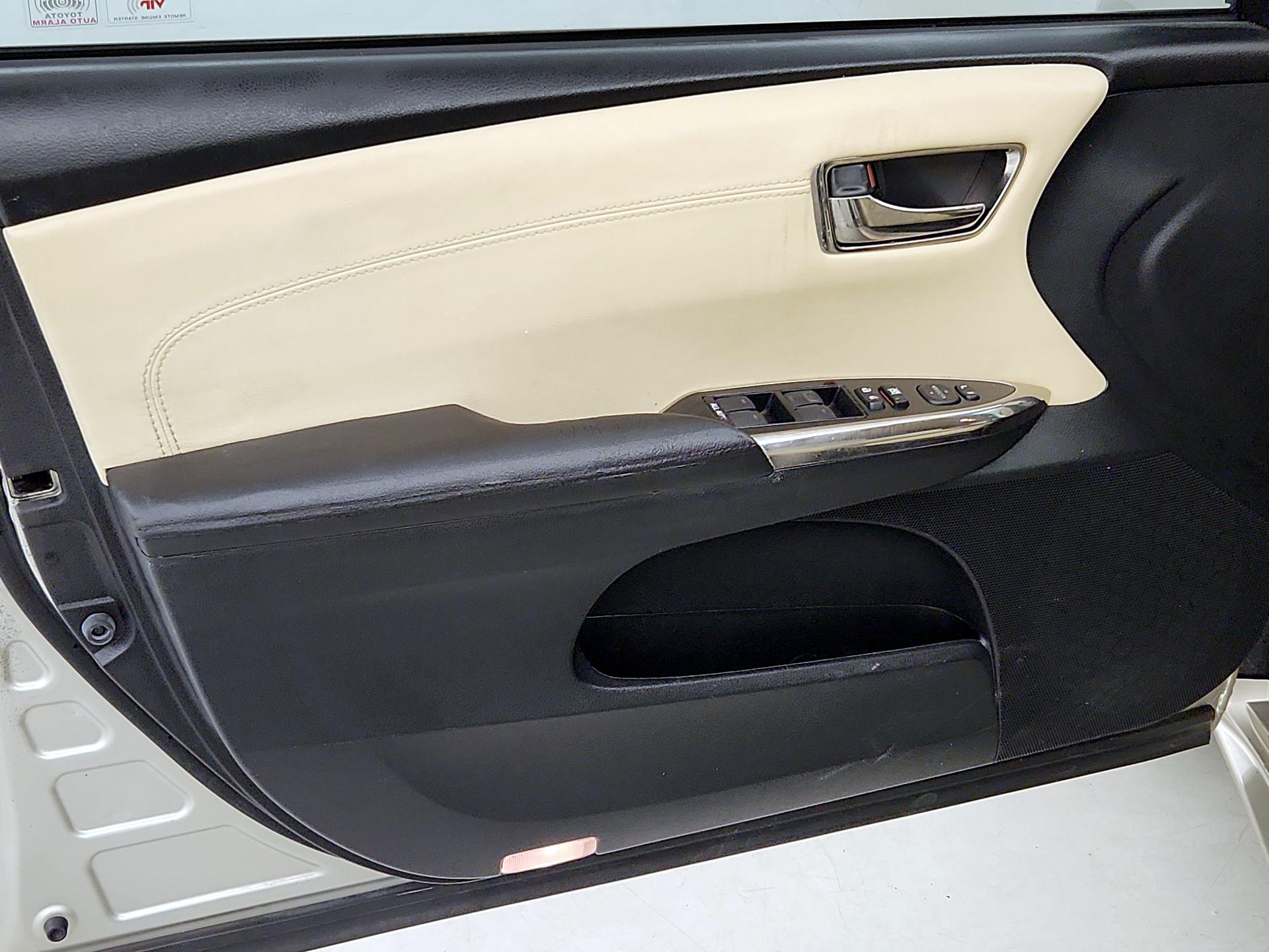 Thumbnail: 2014 Toyota Avalon - 12