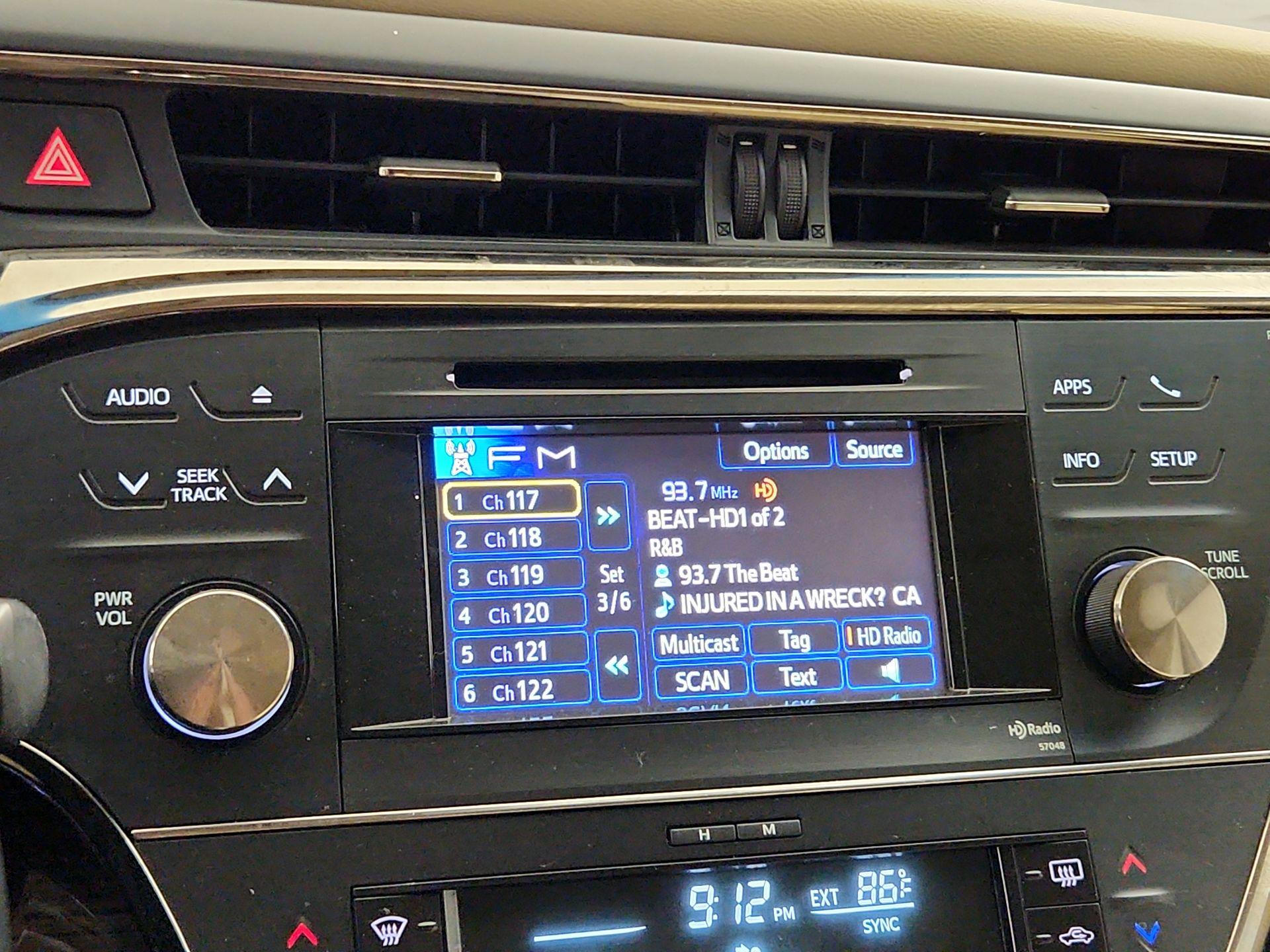 Thumbnail: 2014 Toyota Avalon - 16