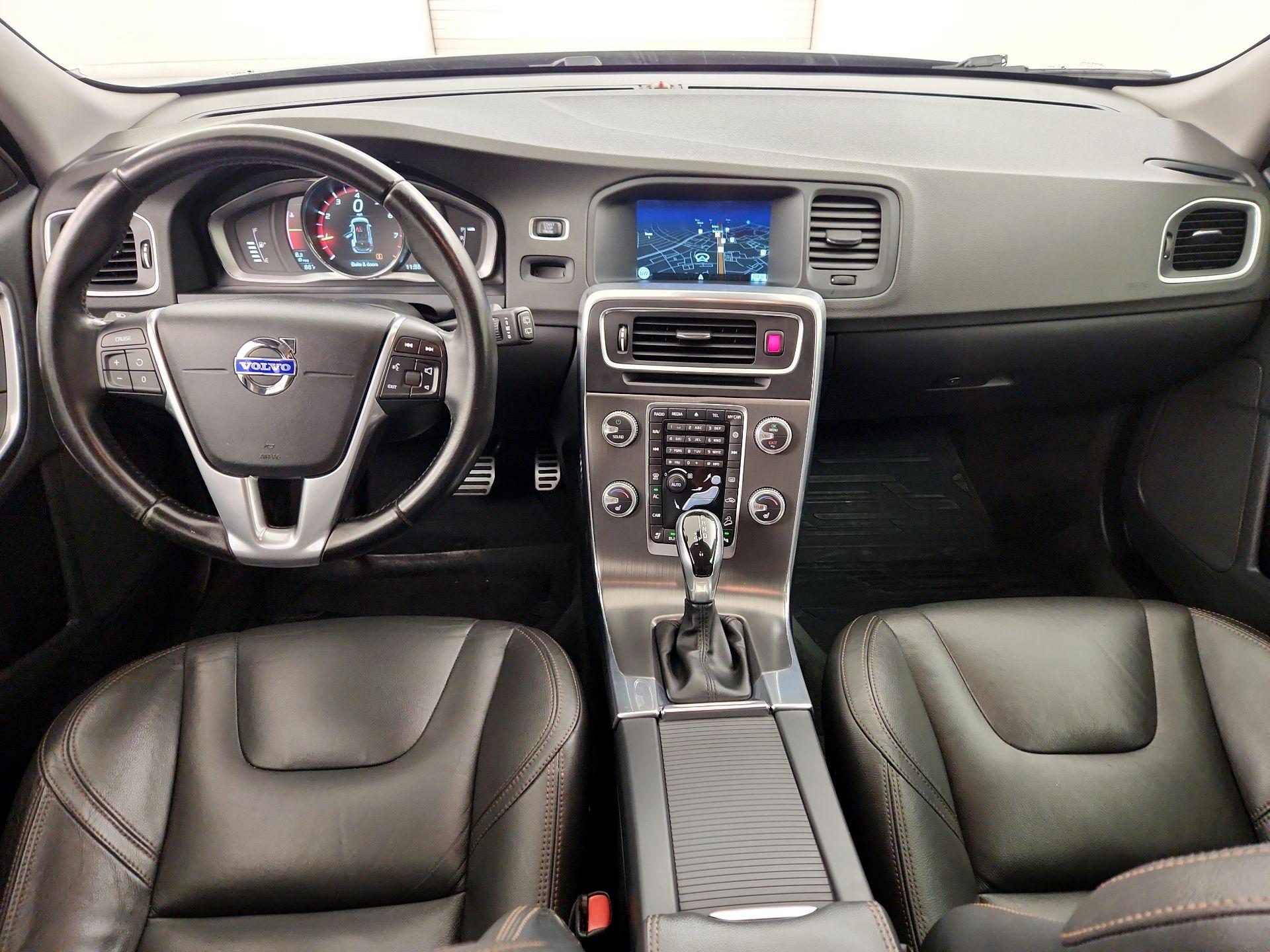 Thumbnail: 2015 Volvo S60 - 9