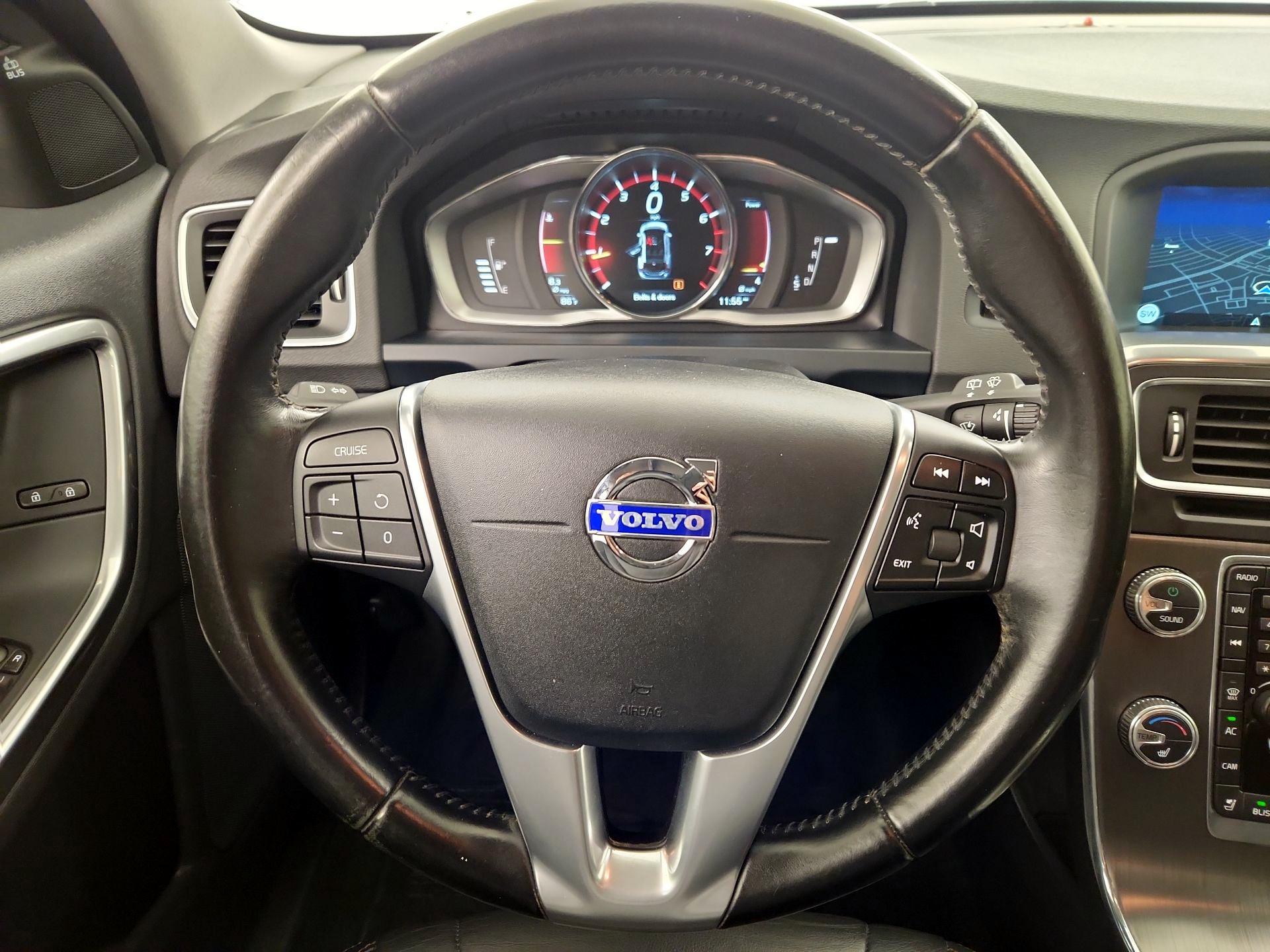 Thumbnail: 2015 Volvo S60 - 10