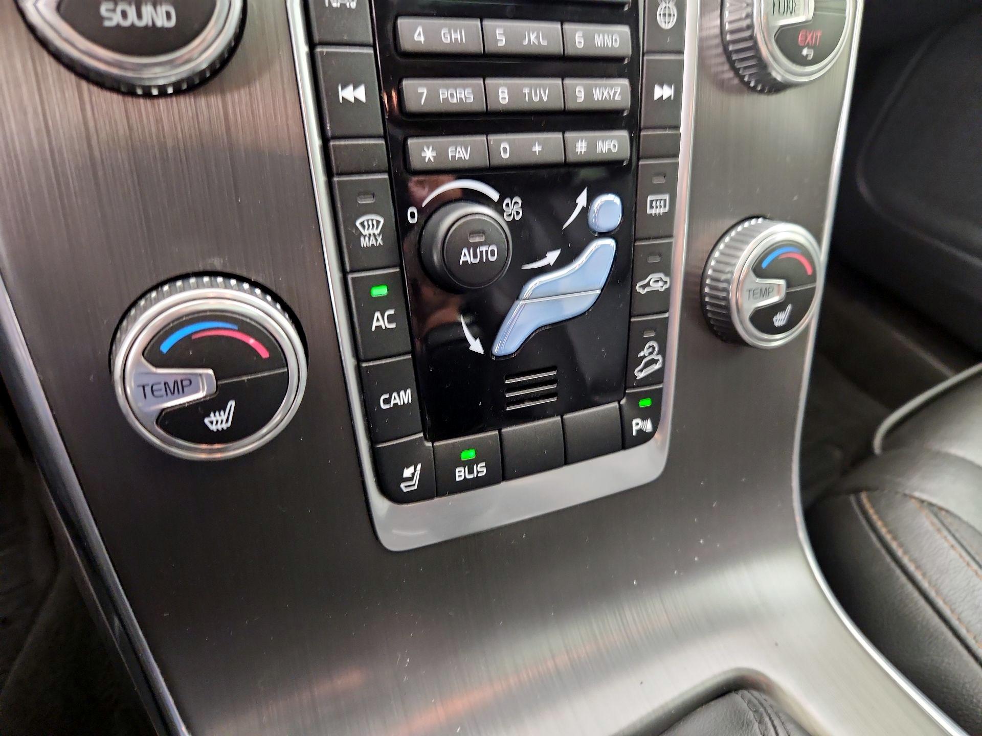 Thumbnail: 2015 Volvo S60 - 17