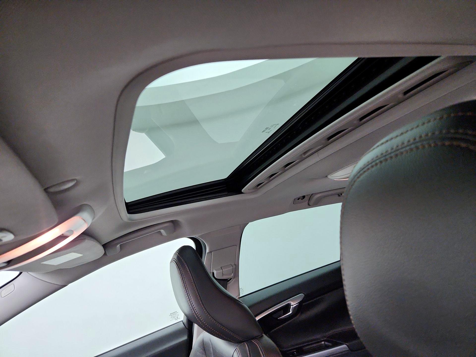 Thumbnail: 2015 Volvo S60 - 20