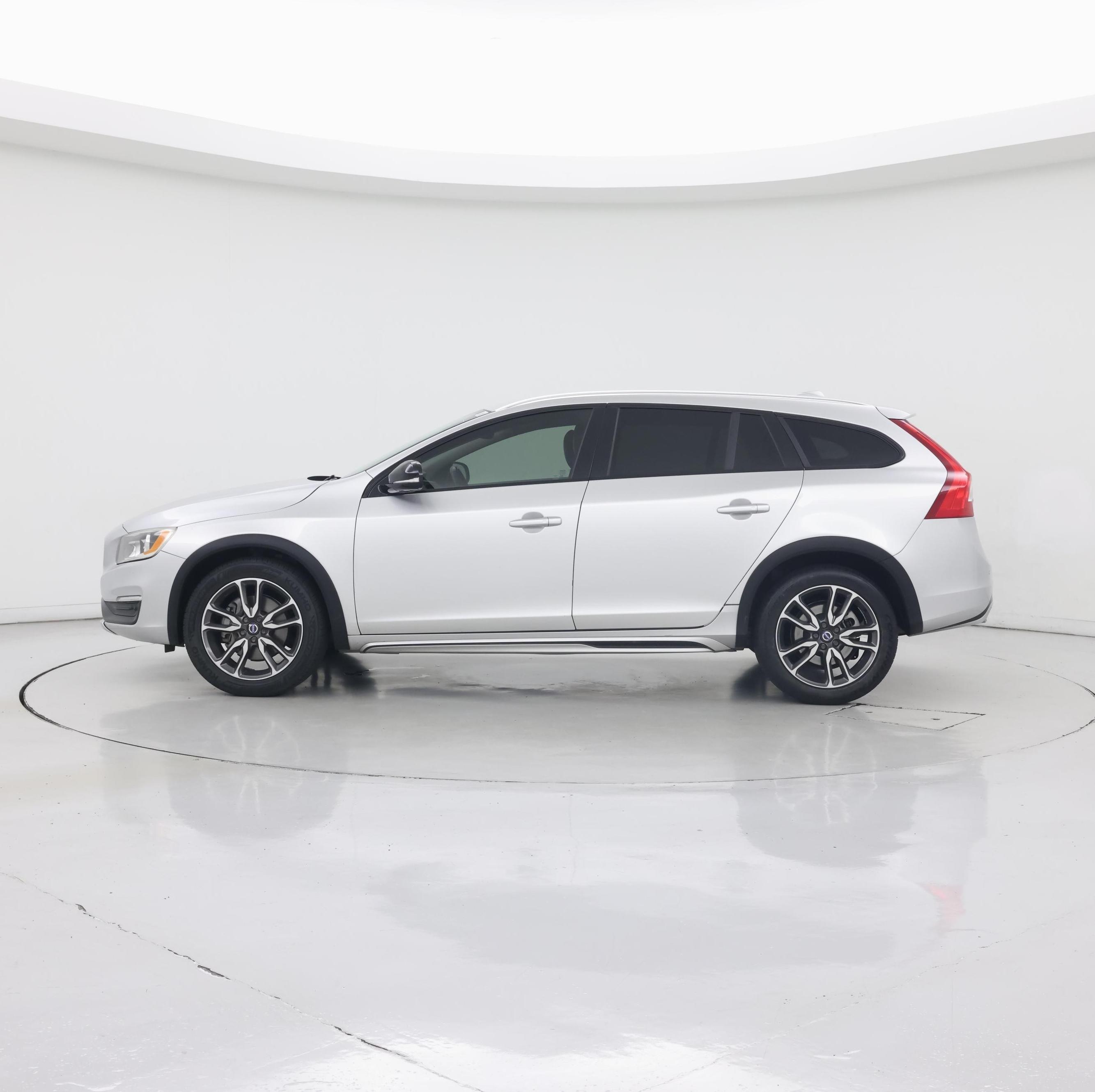 Thumbnail: 2015 Volvo S60 - 3
