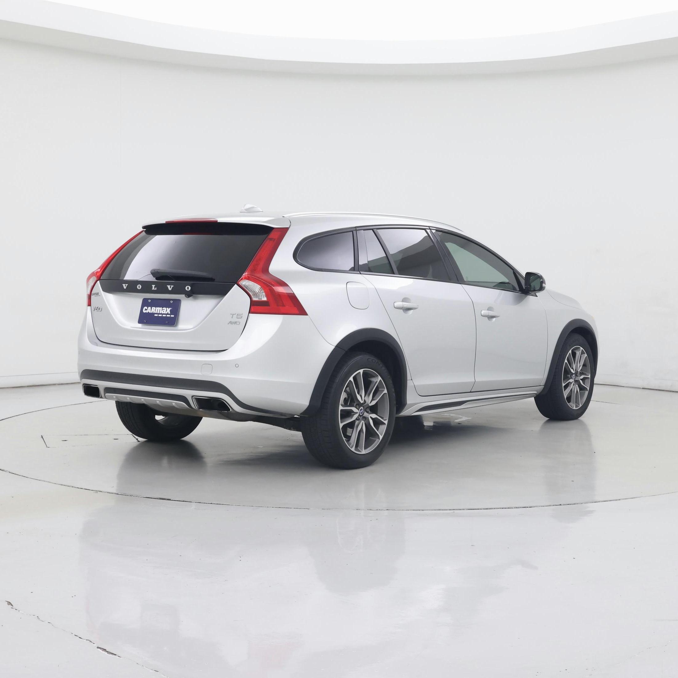 Thumbnail: 2015 Volvo S60 - 8