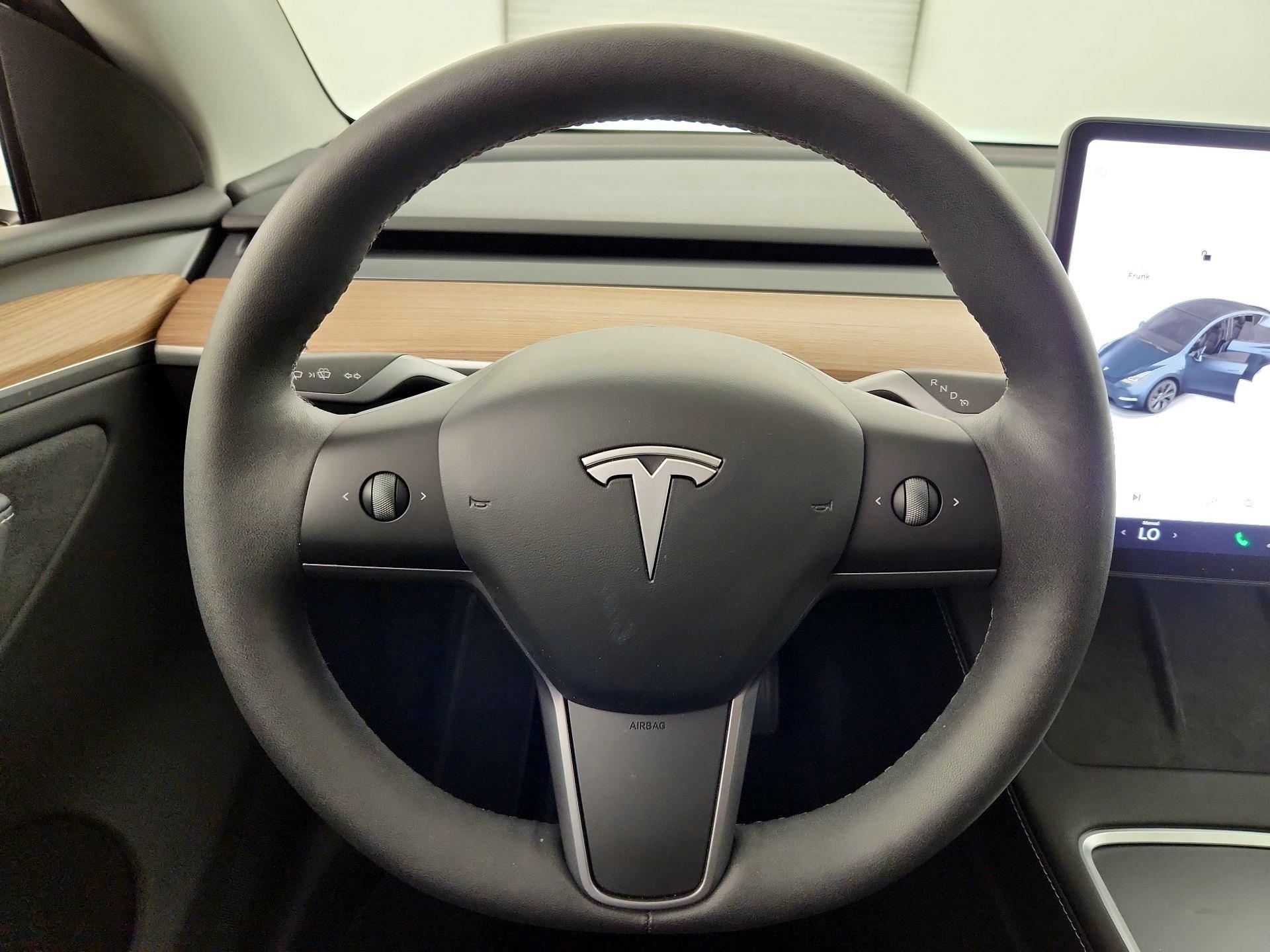 Thumbnail: 2025 Tesla Model Y - 10