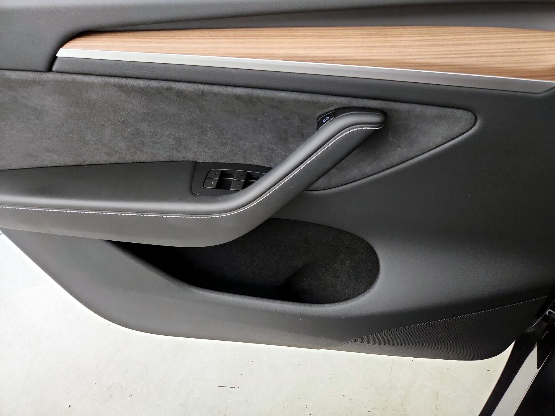 Thumbnail: 2025 Tesla Model Y - 12