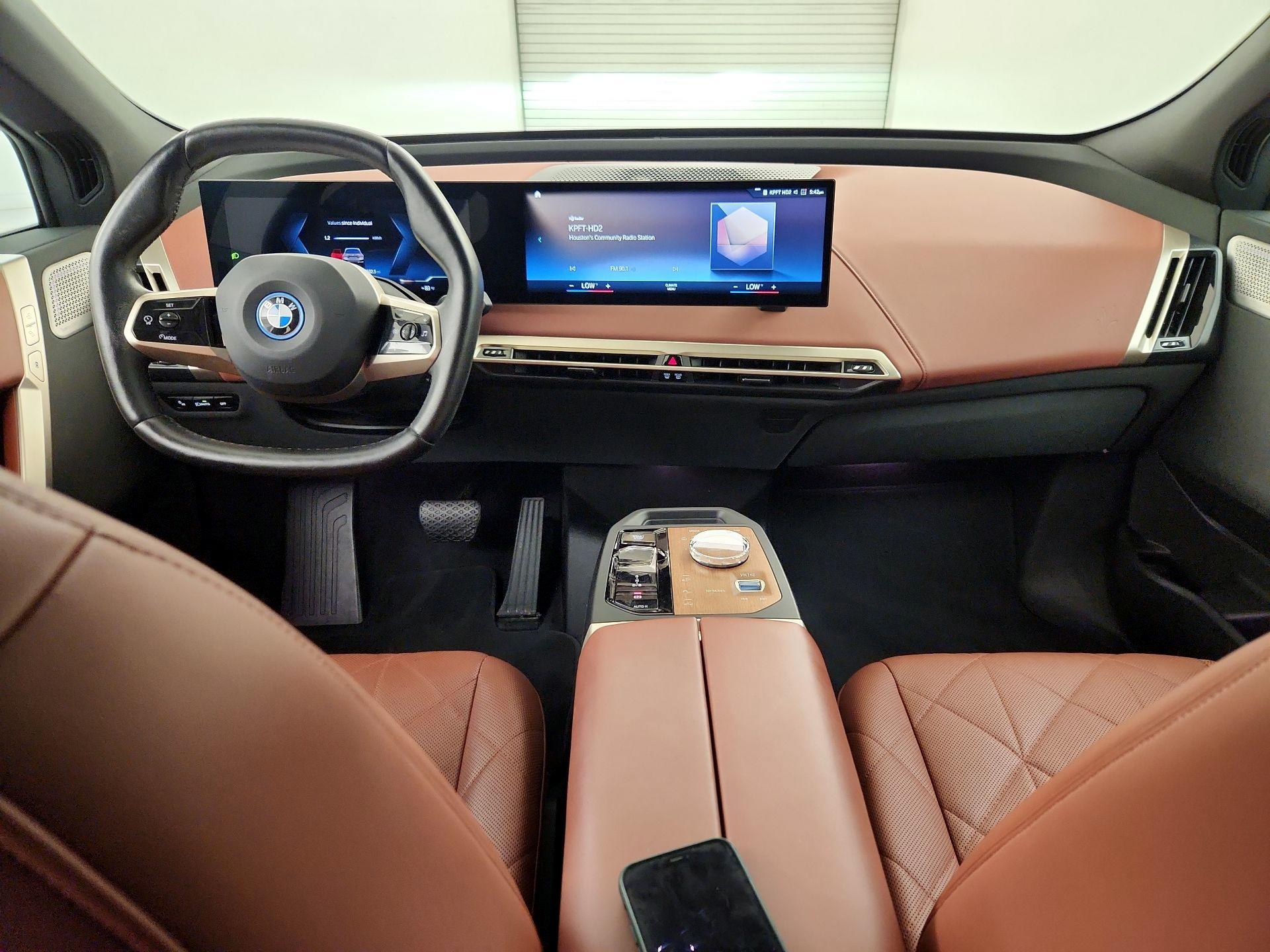 Thumbnail: 2023 BMW iX - 9