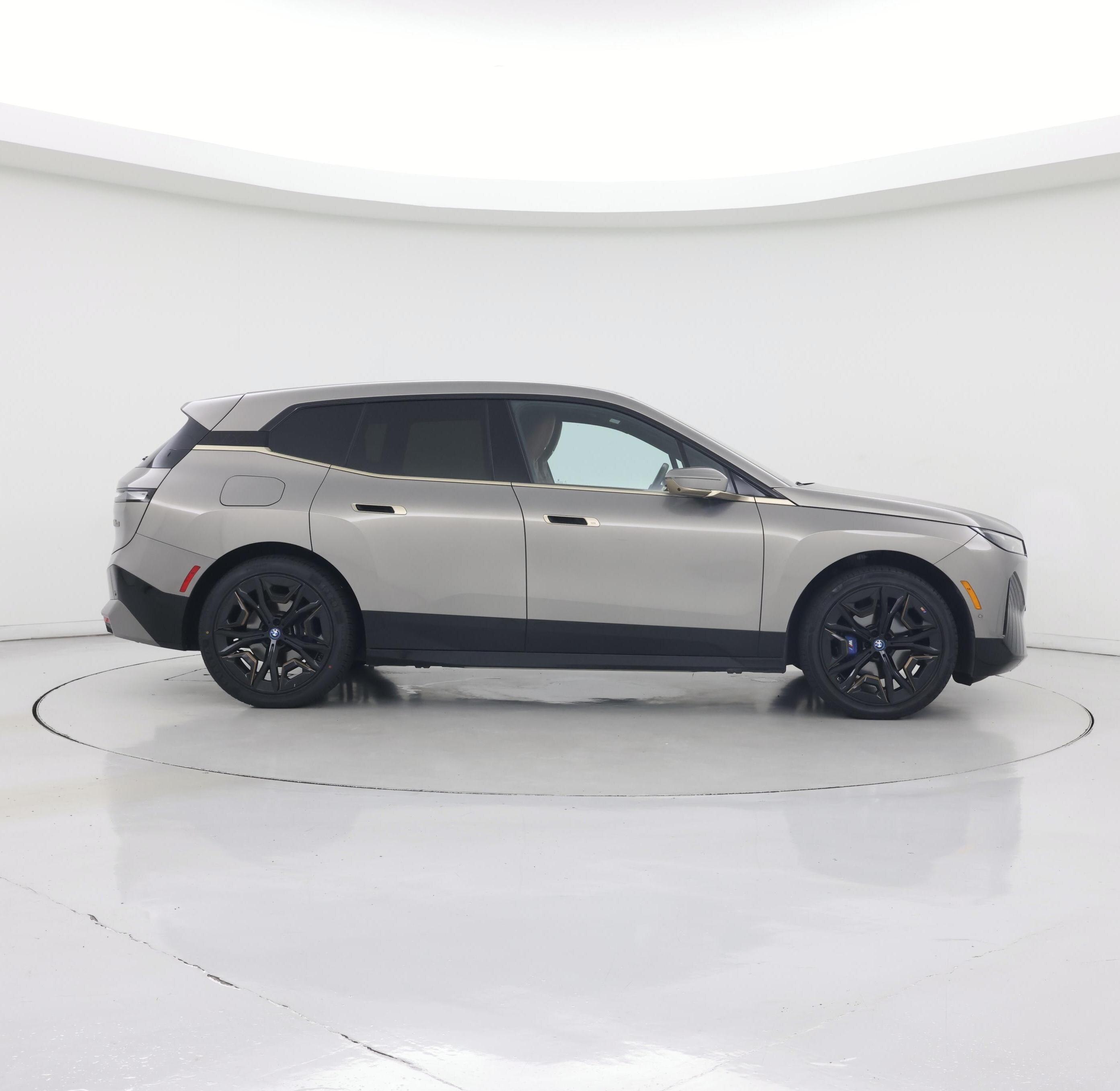 Thumbnail: 2023 BMW iX - 7