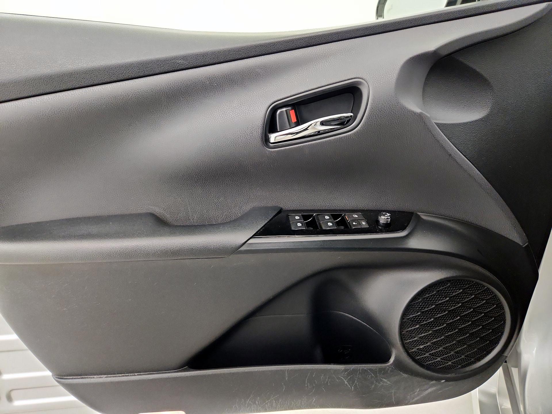 Thumbnail: 2018 Toyota Prius - 12