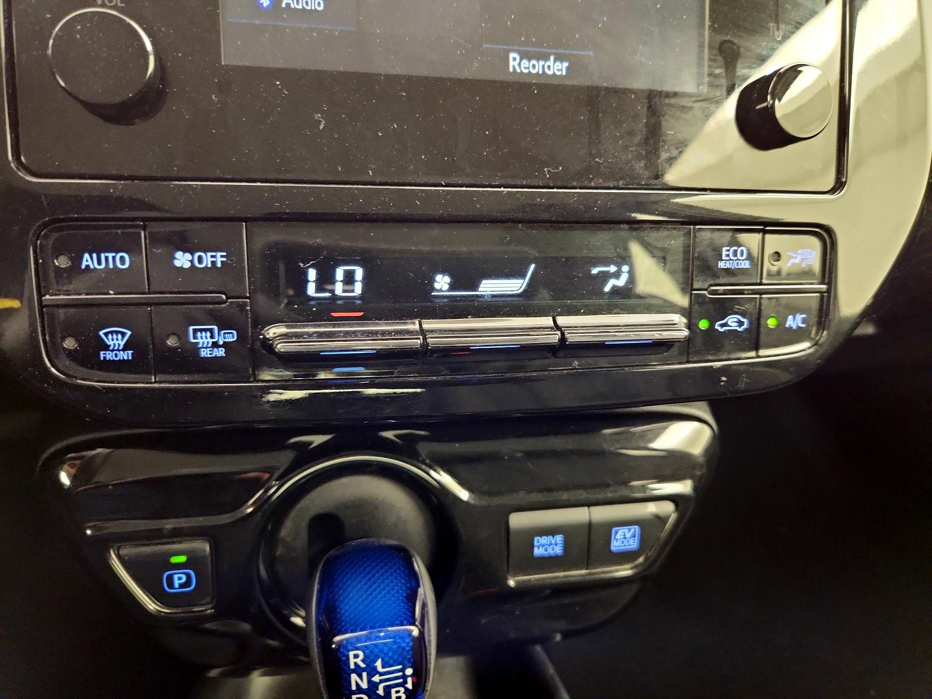 Thumbnail: 2018 Toyota Prius - 16