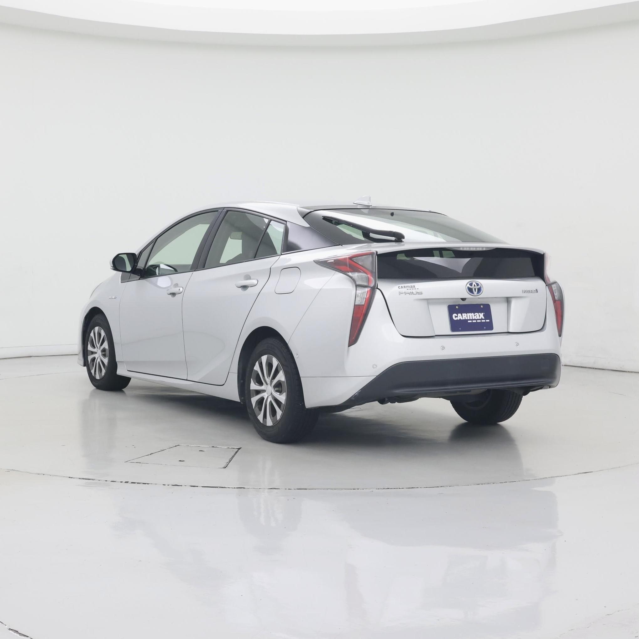 Thumbnail: 2018 Toyota Prius - 2