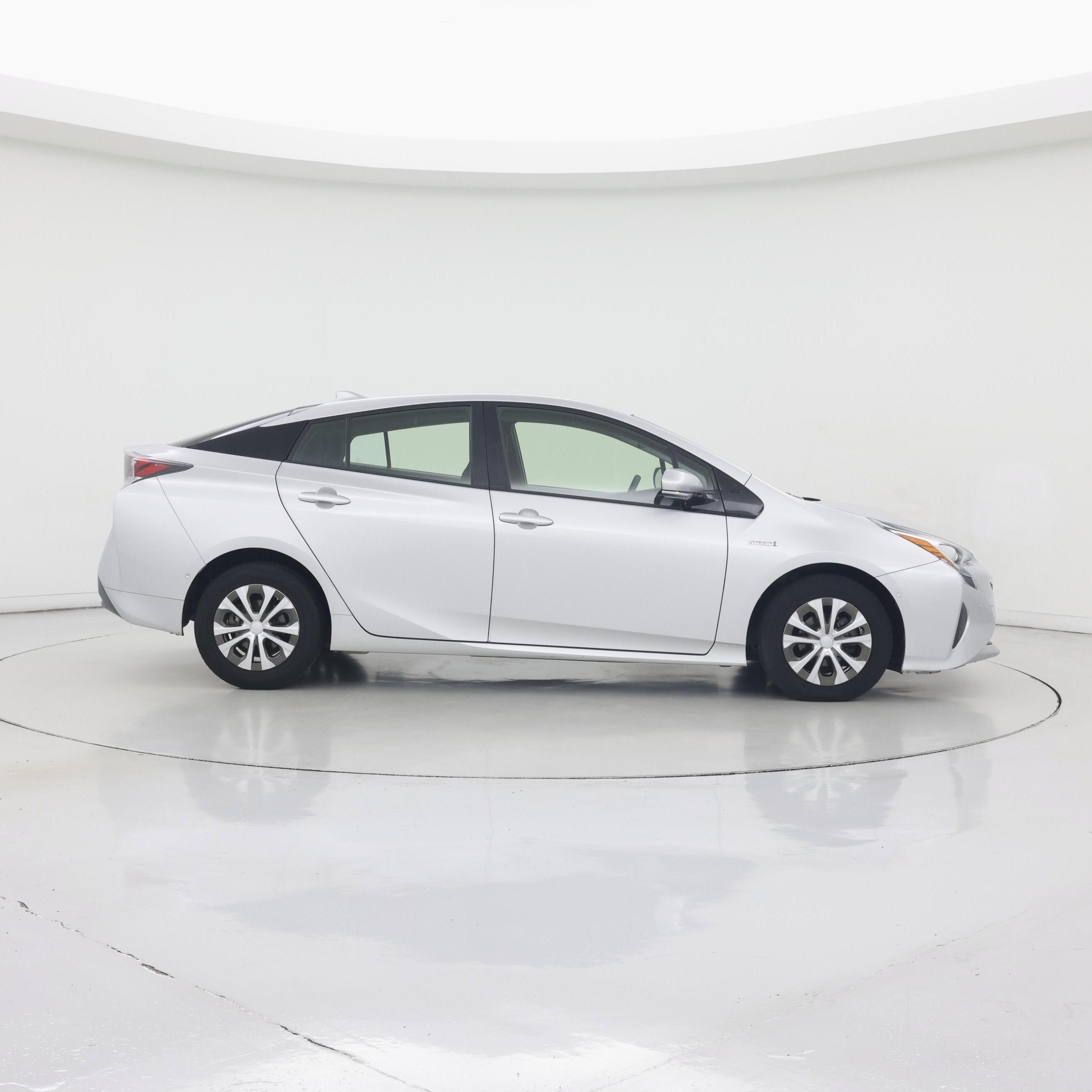 Thumbnail: 2018 Toyota Prius - 7