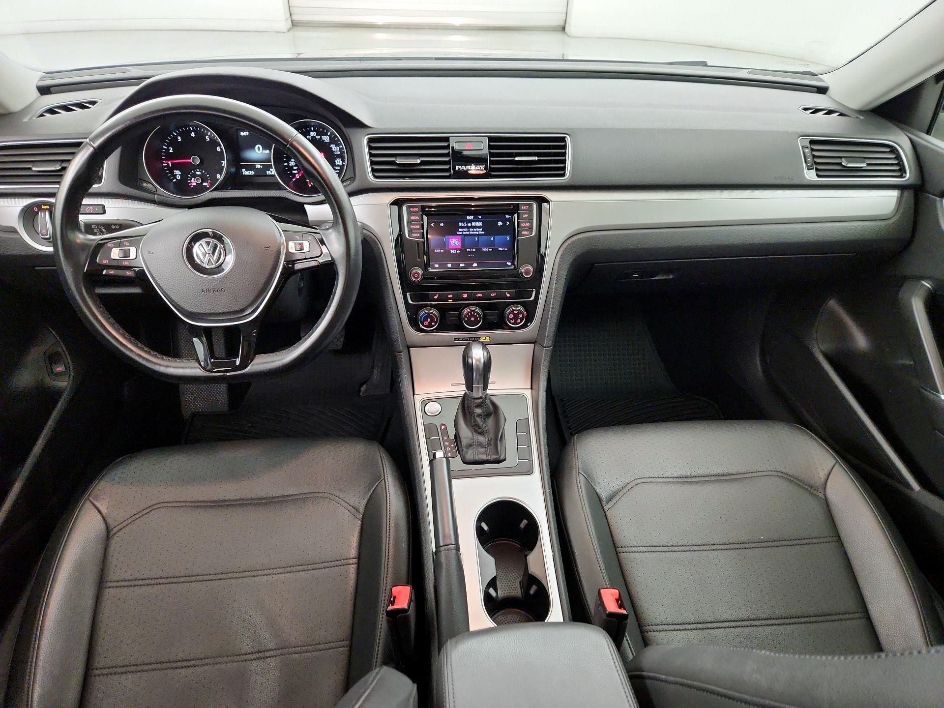 Thumbnail: 2019 Volkswagen Passat - 9
