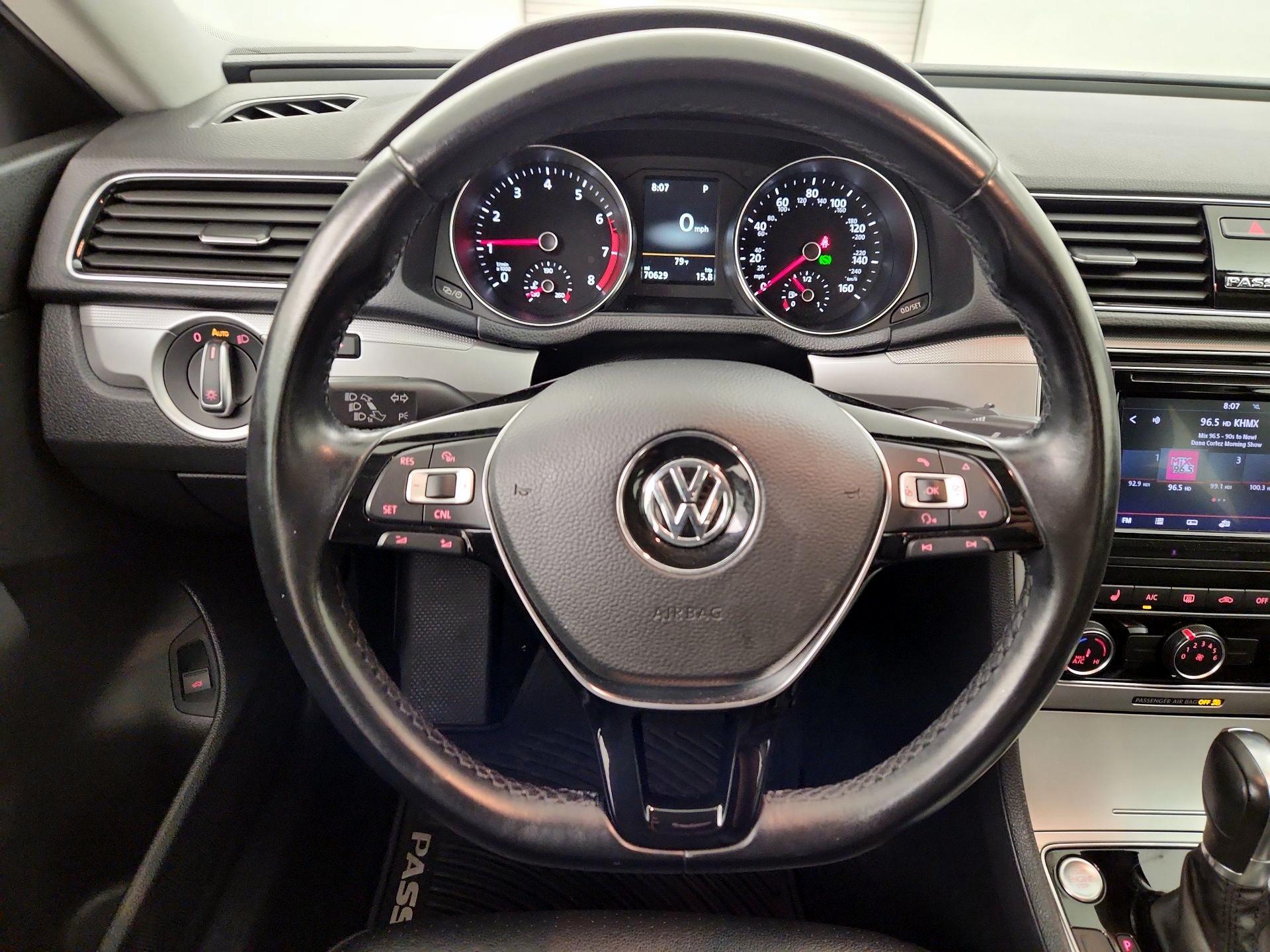 Thumbnail: 2019 Volkswagen Passat - 10