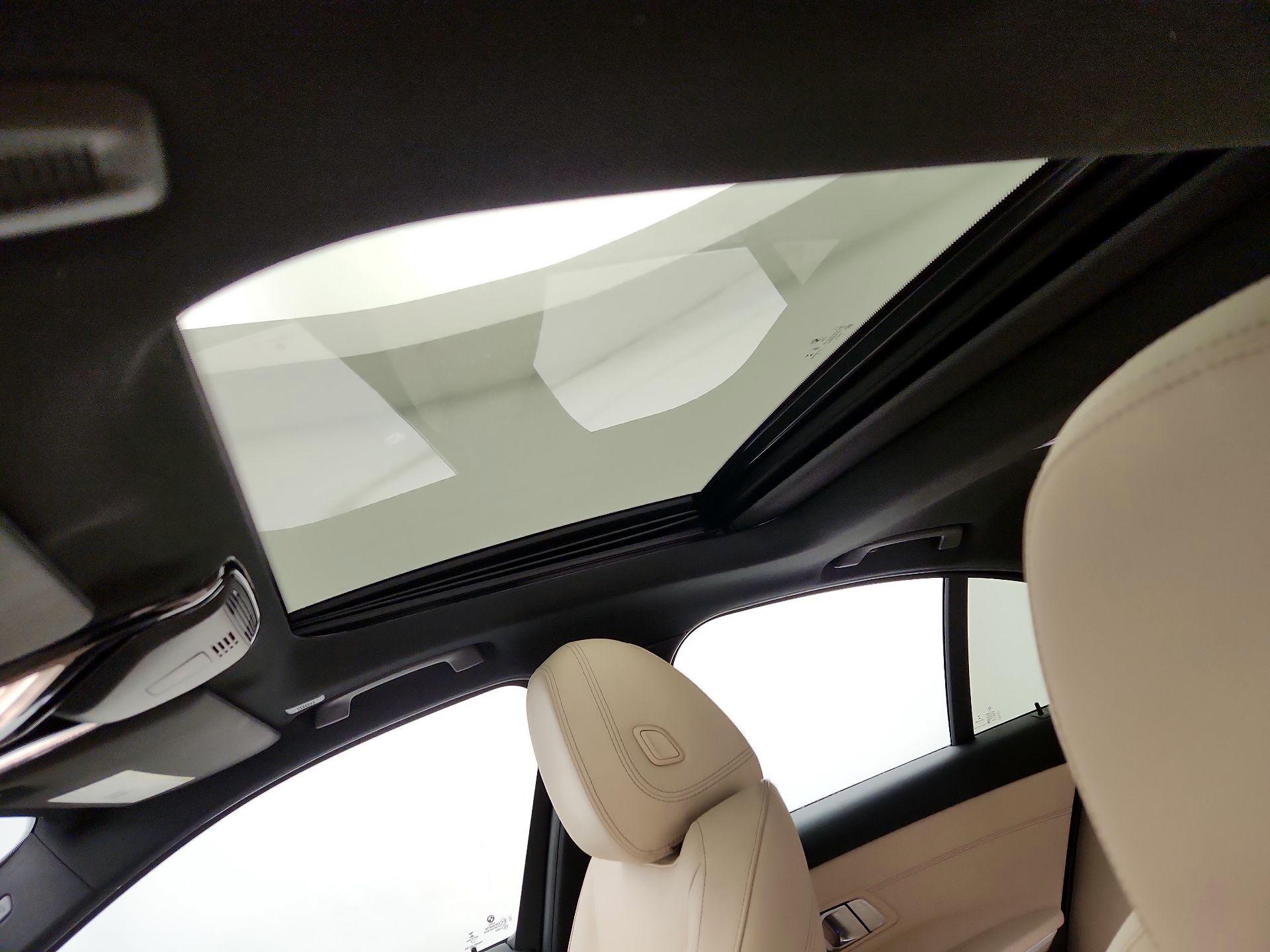 Thumbnail: 2019 BMW 3 Series - 20