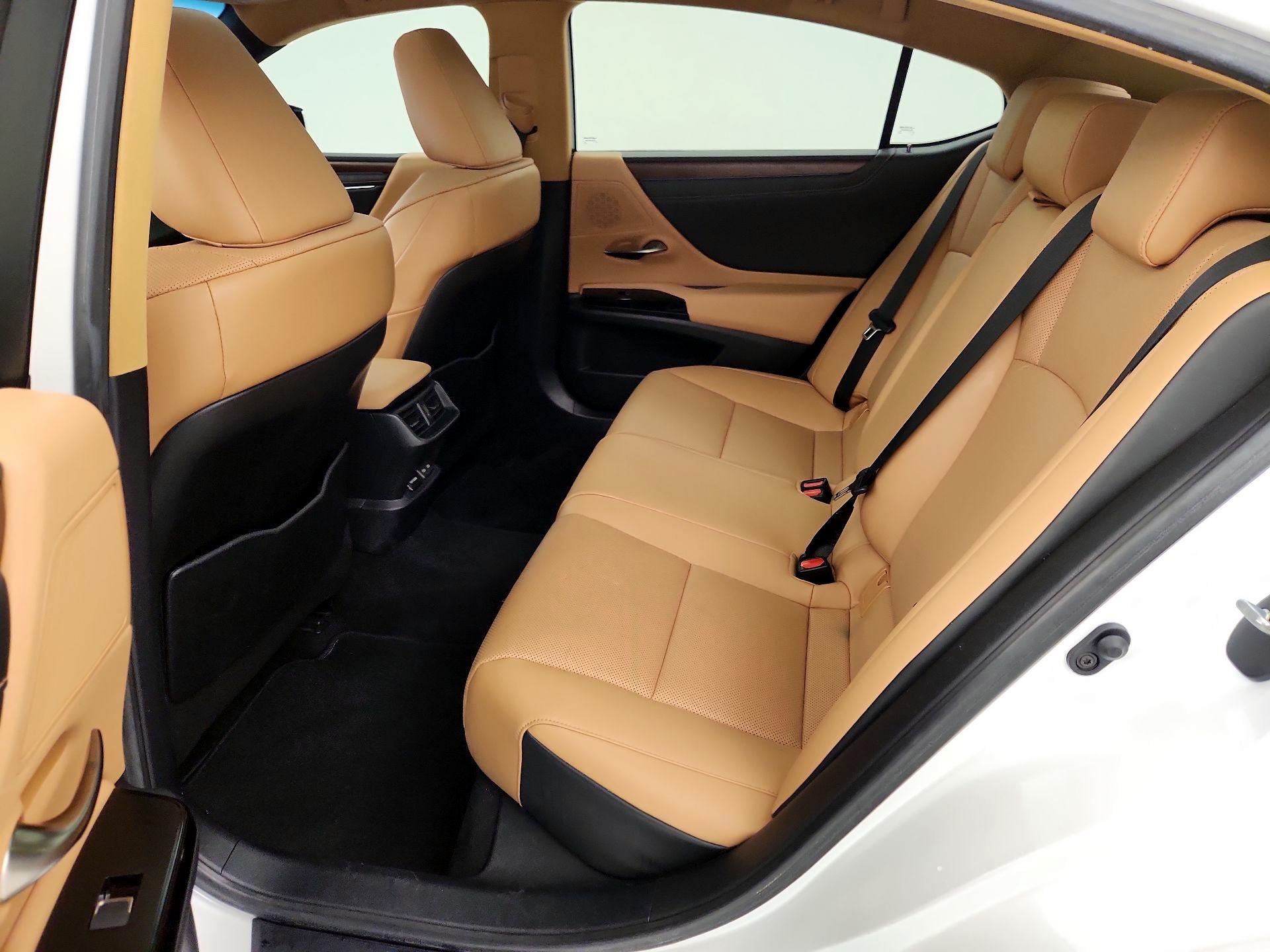 Thumbnail: 2023 Lexus ES - 20
