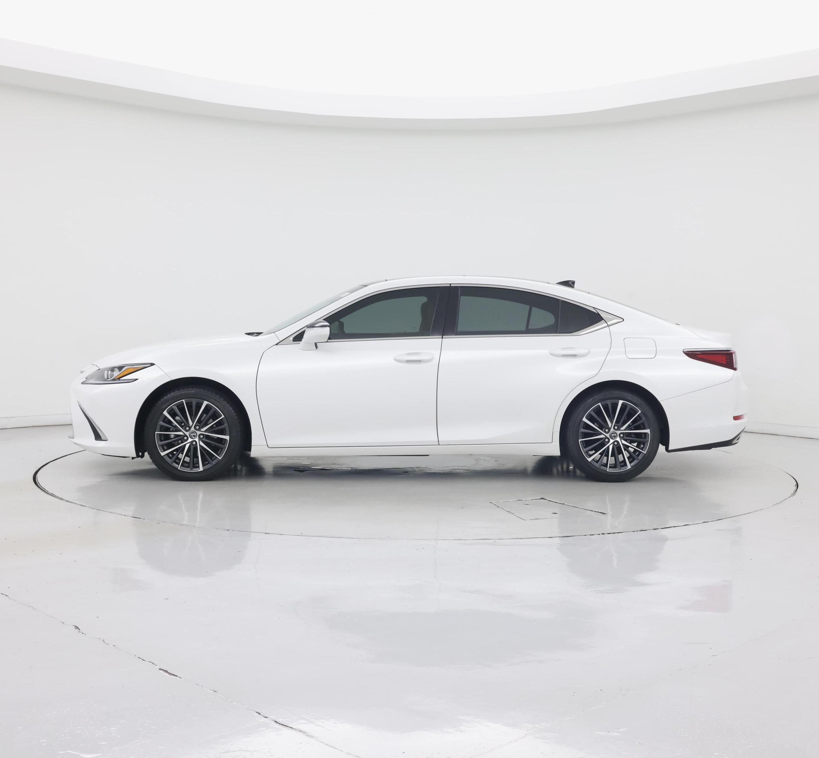 Thumbnail: 2023 Lexus ES - 3