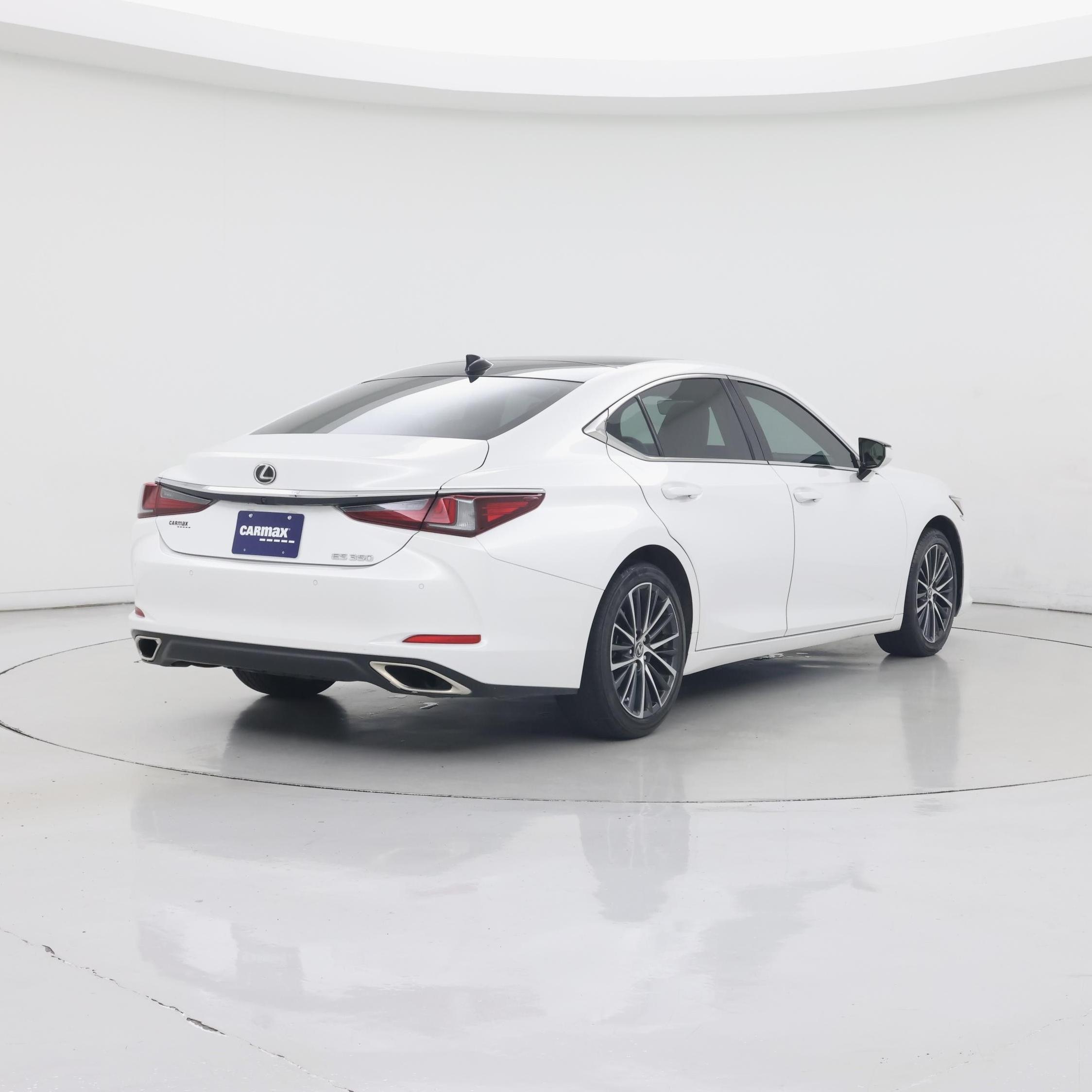 Thumbnail: 2023 Lexus ES - 8