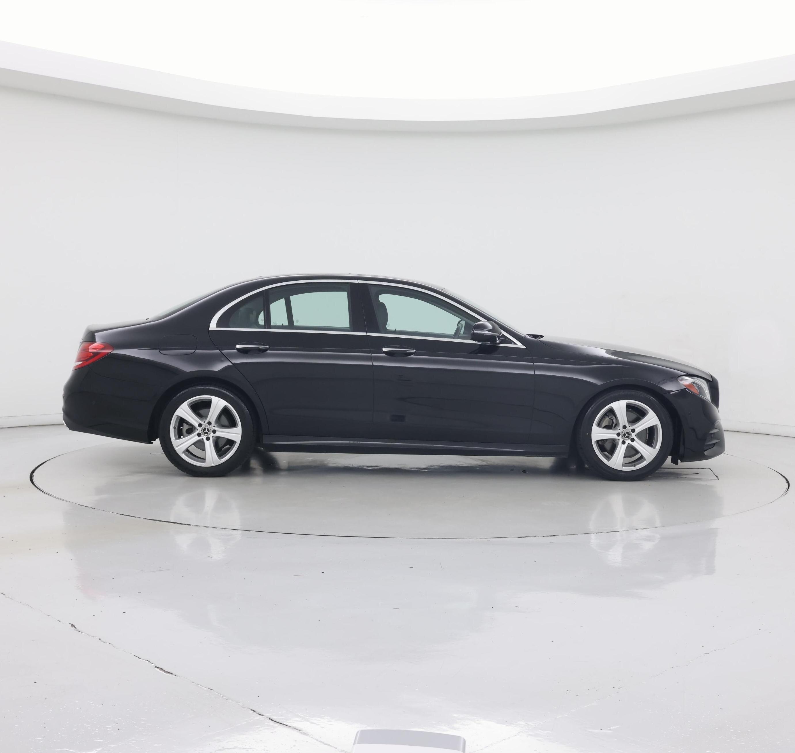 Thumbnail: 2018 Mercedes-Benz E-Class - 7