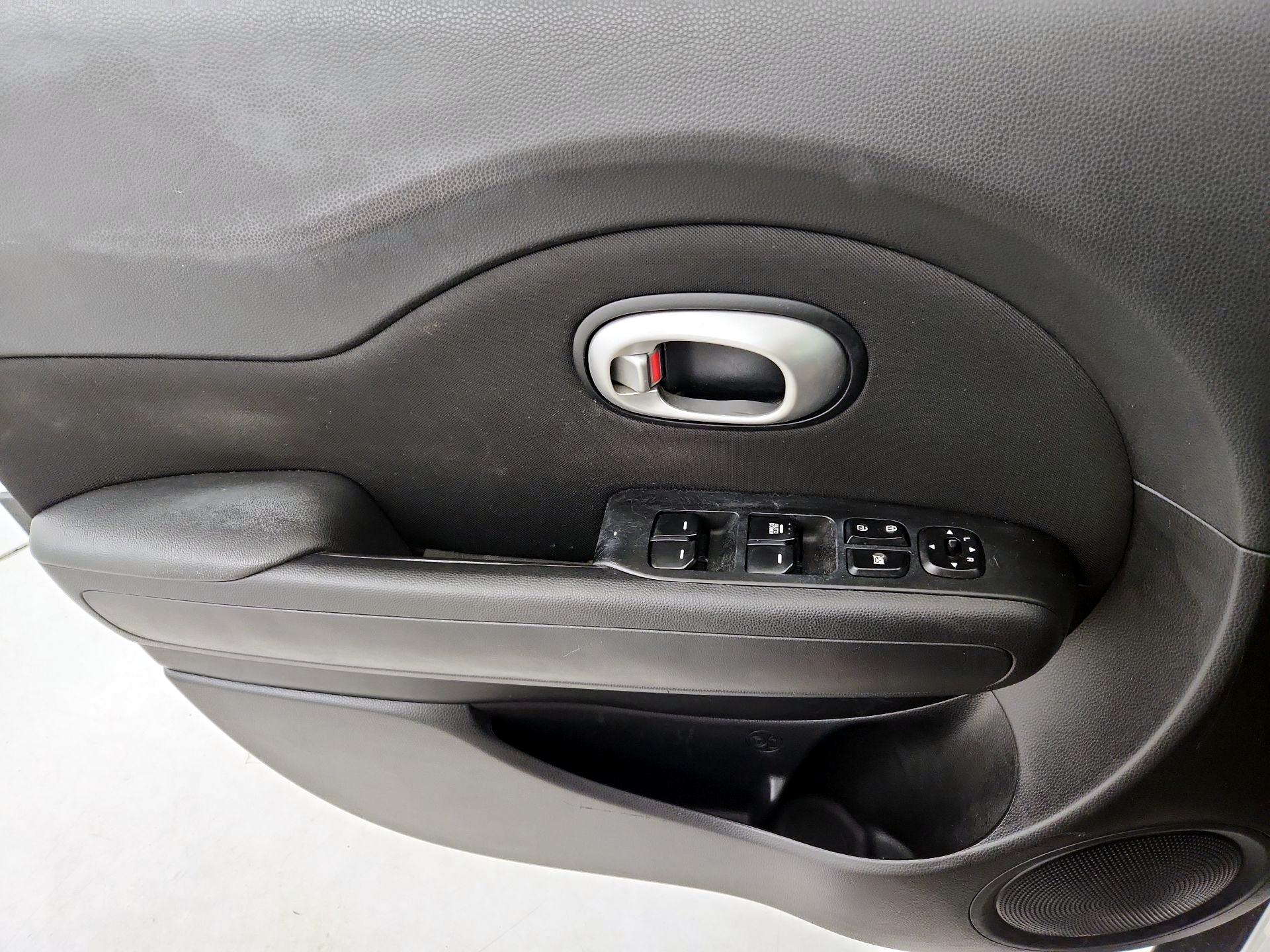 Thumbnail: 2015 Kia Soul - 12