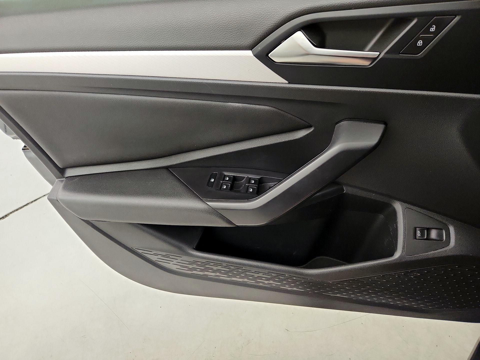 Thumbnail: 2019 Volkswagen Jetta - 12