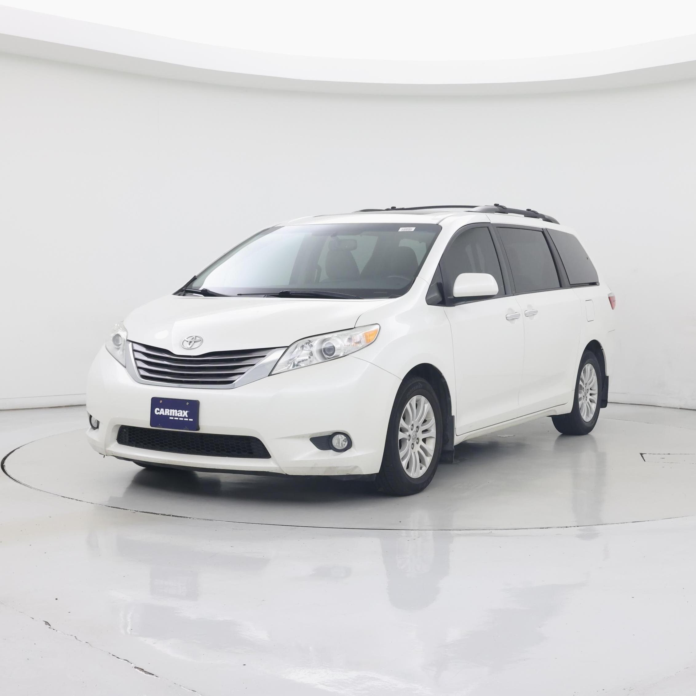 Thumbnail: 2017 Toyota Sienna - 4