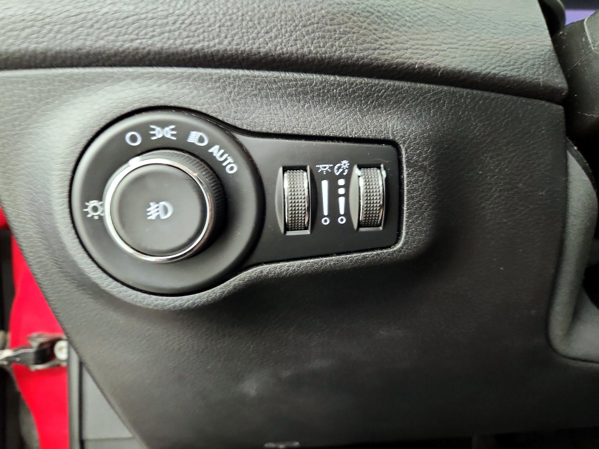 Thumbnail: 2018 Jeep Compass - 13