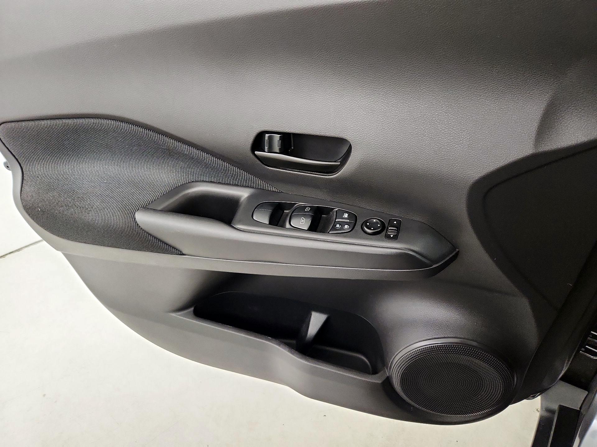 Thumbnail: 2020 Nissan Kicks - 12