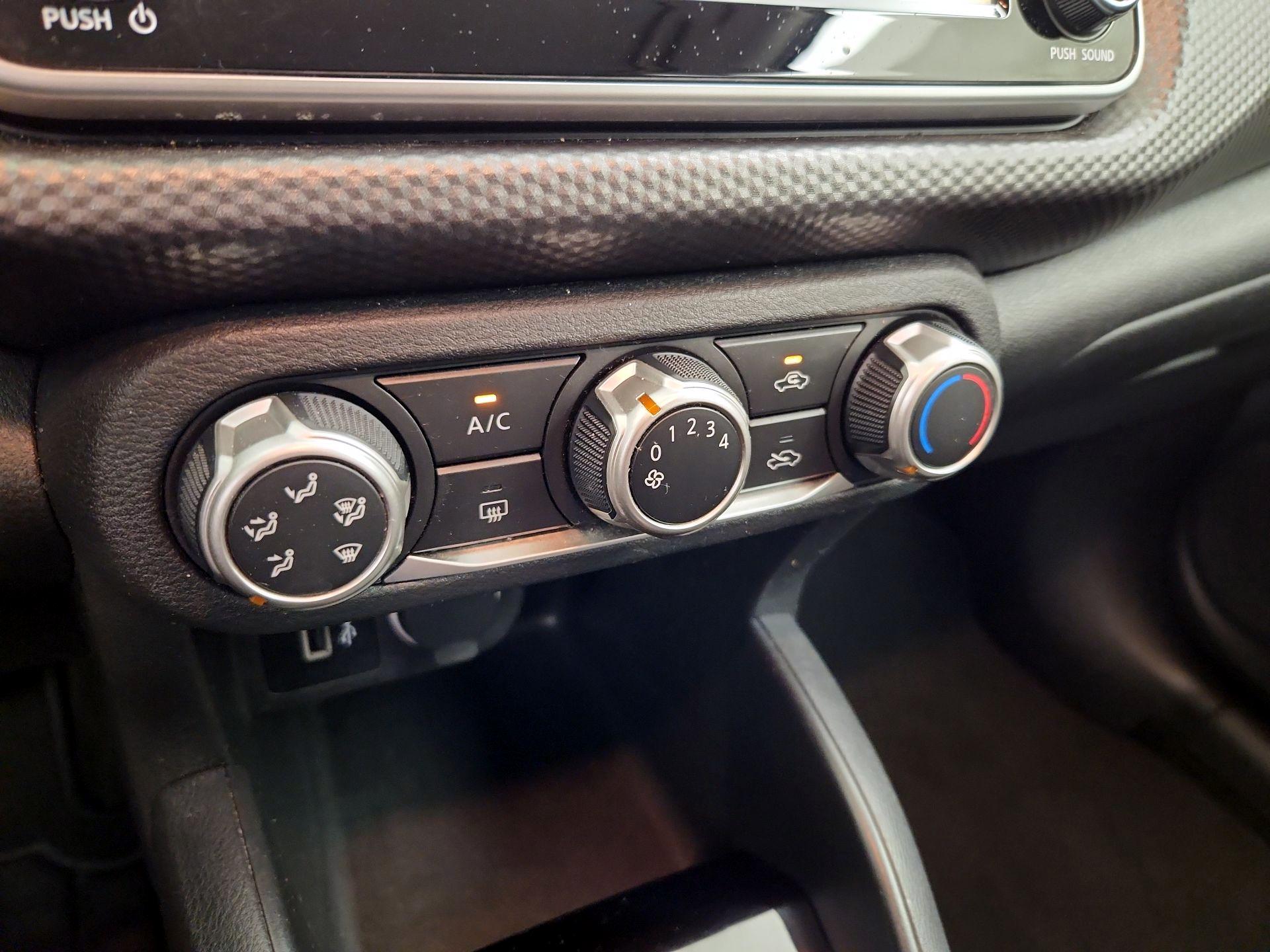 Thumbnail: 2020 Nissan Kicks - 16
