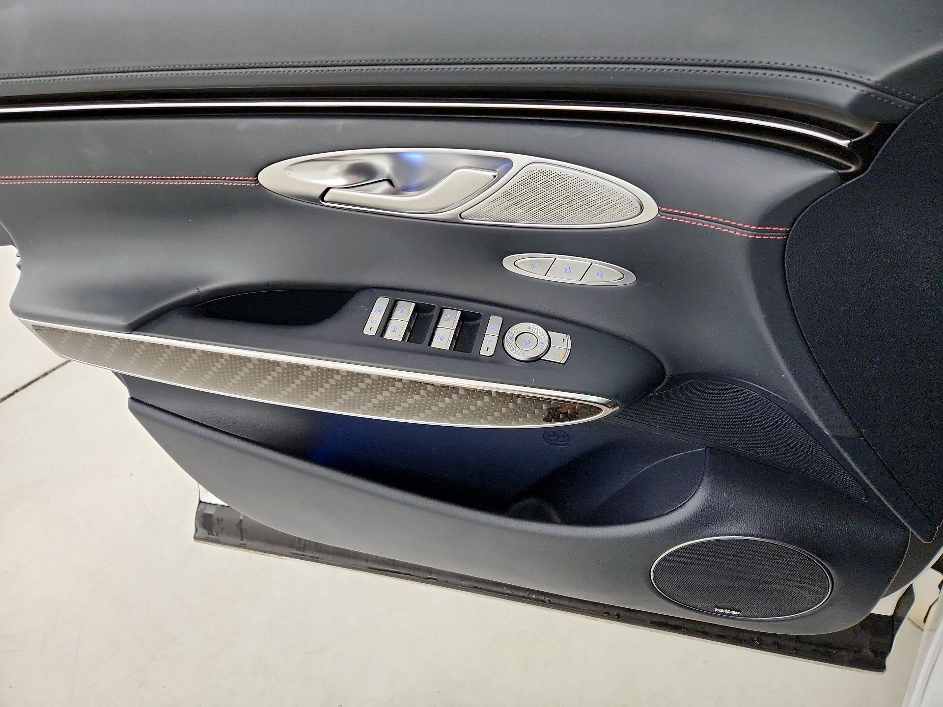 Thumbnail: 2022 Genesis GV70 - 12